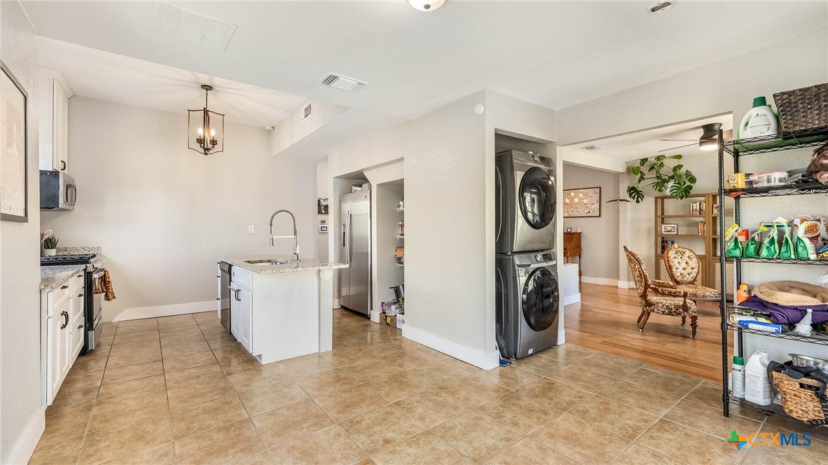 801 W Mulberry Avenue