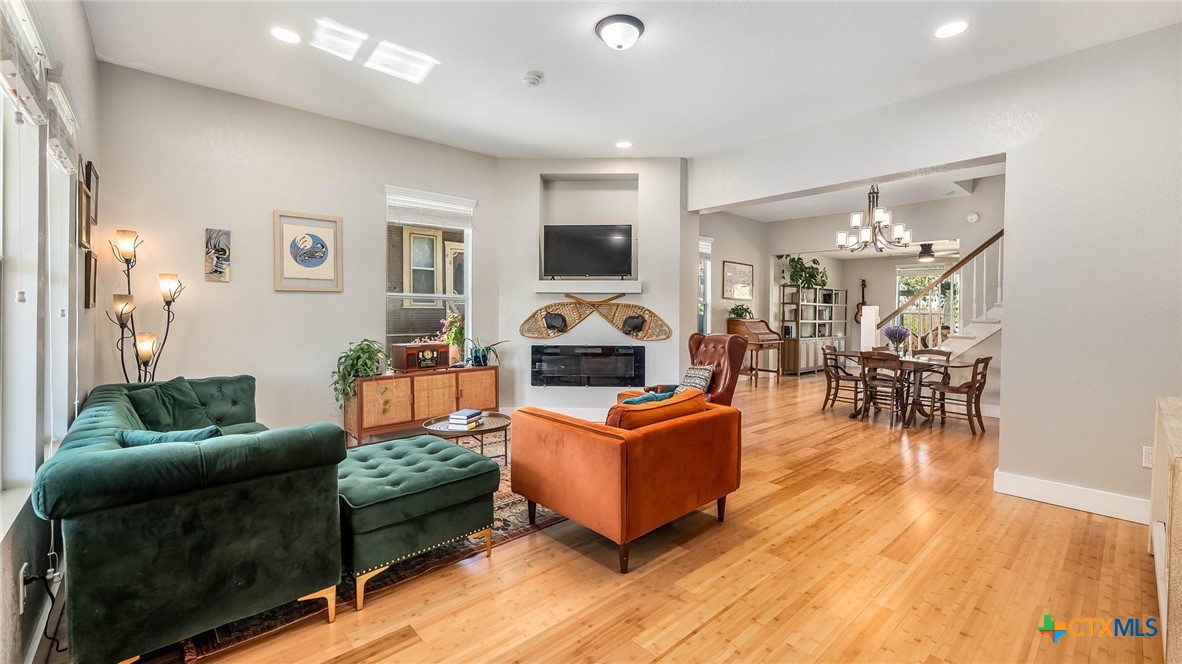 801 W Mulberry Avenue