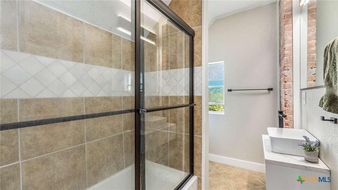 801 W Mulberry Avenue