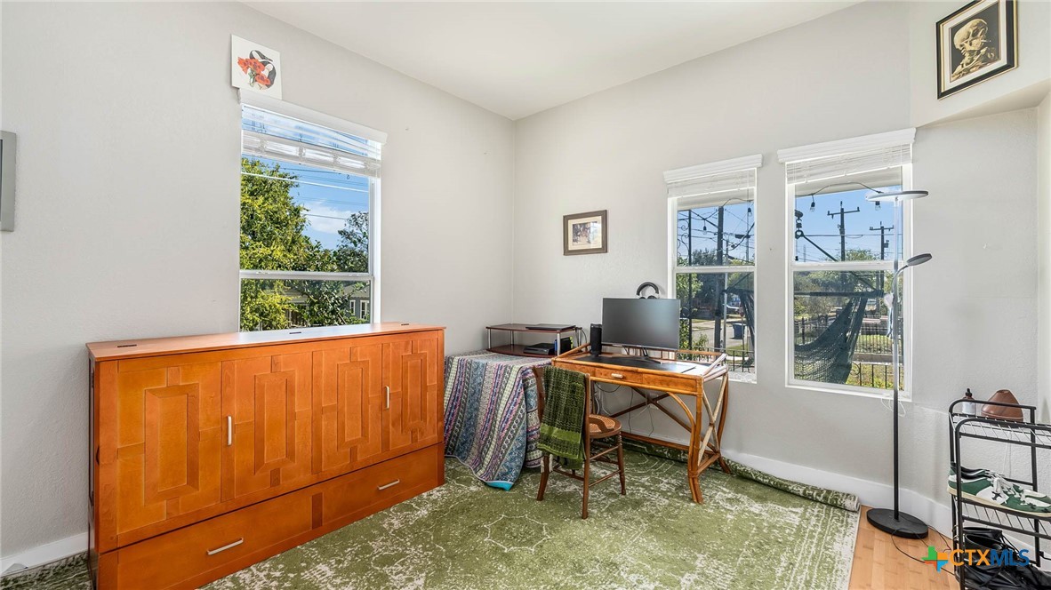 801 W Mulberry Avenue