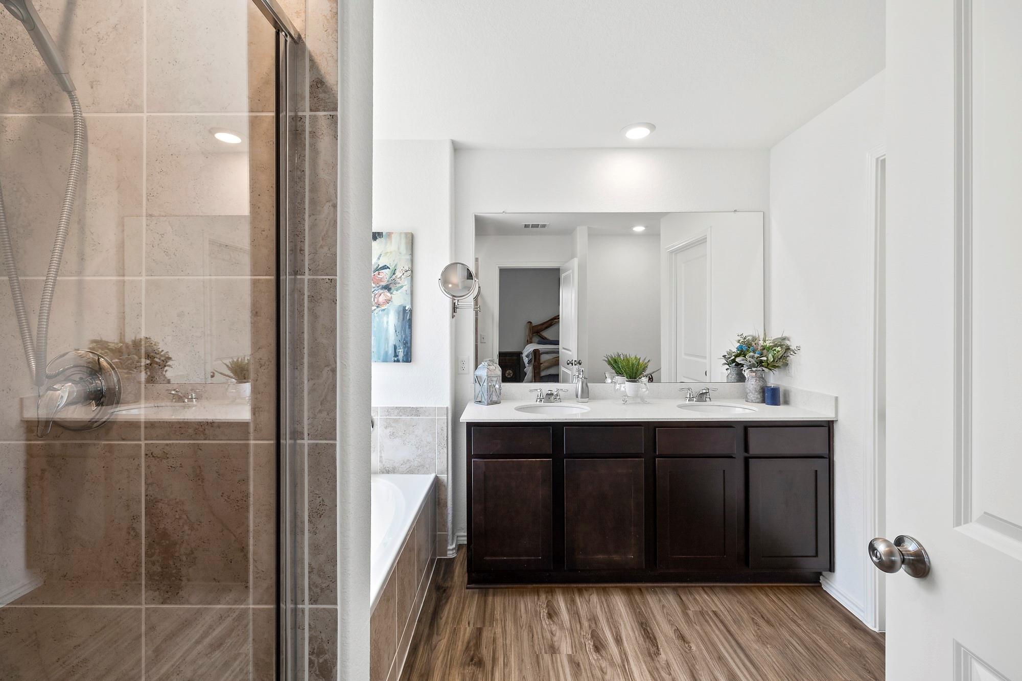 237 Escondido CIR