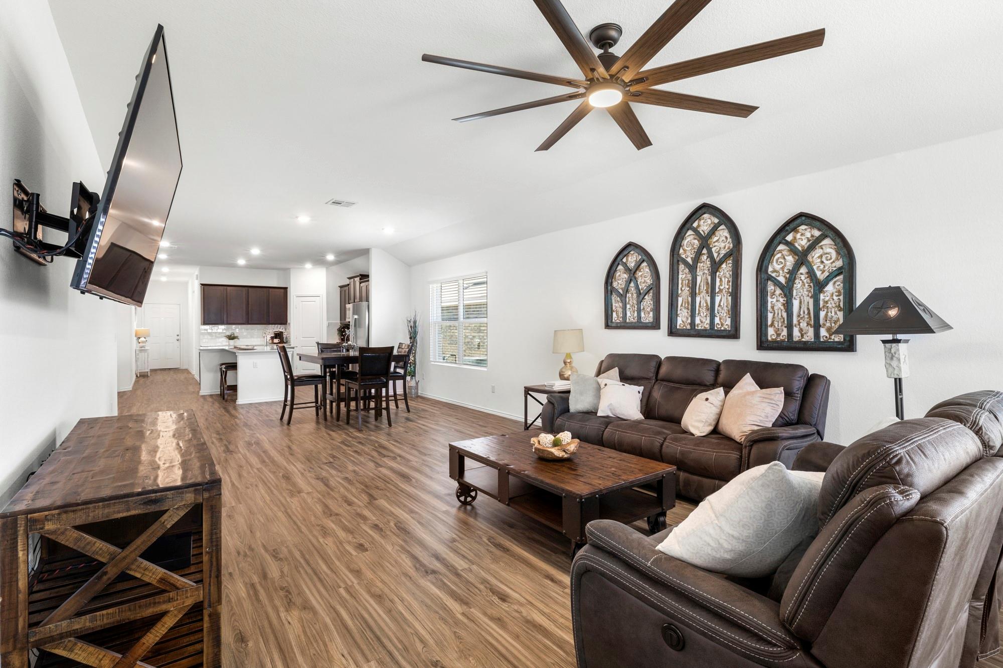 237 Escondido CIR