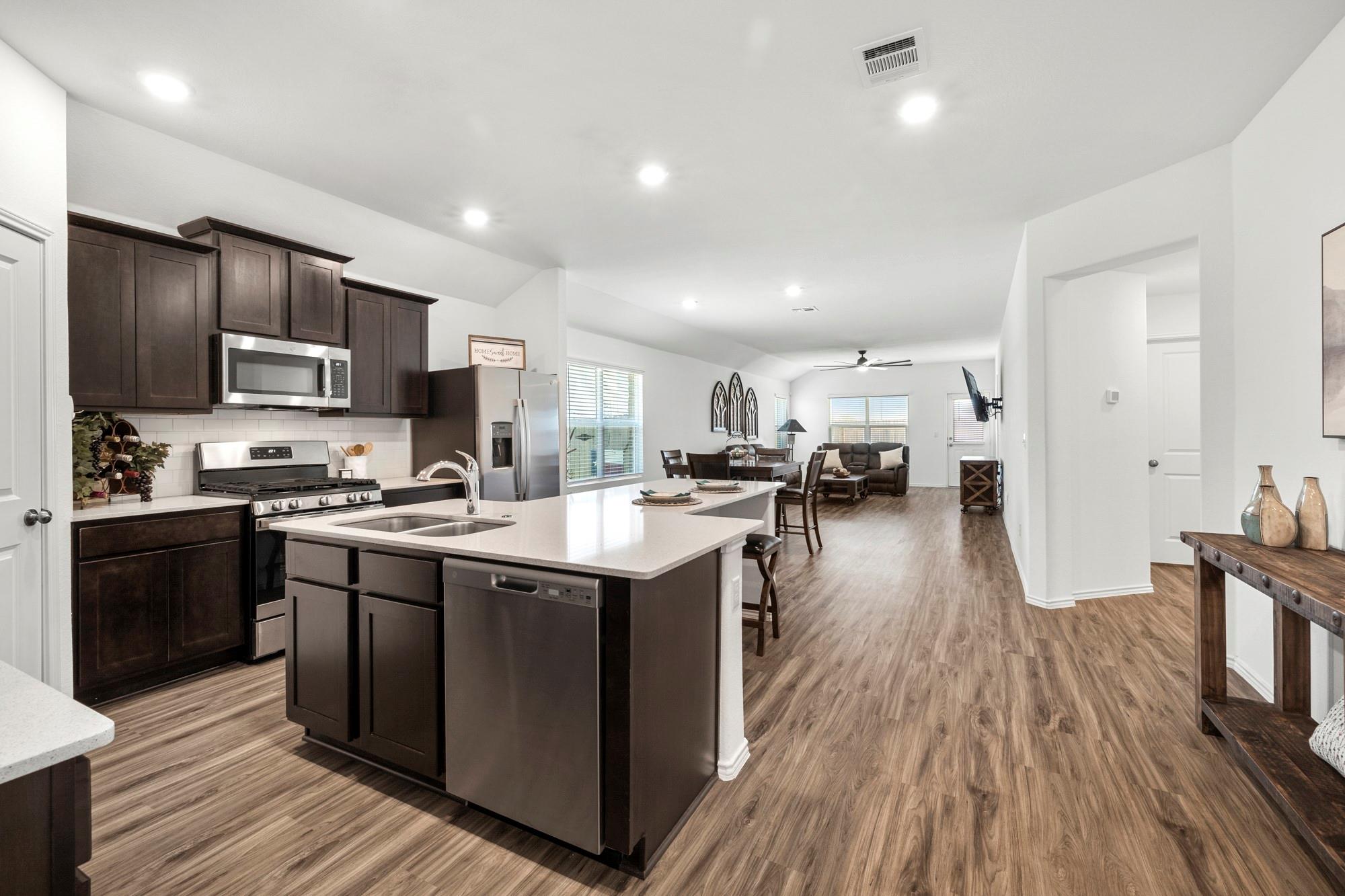 237 Escondido CIR