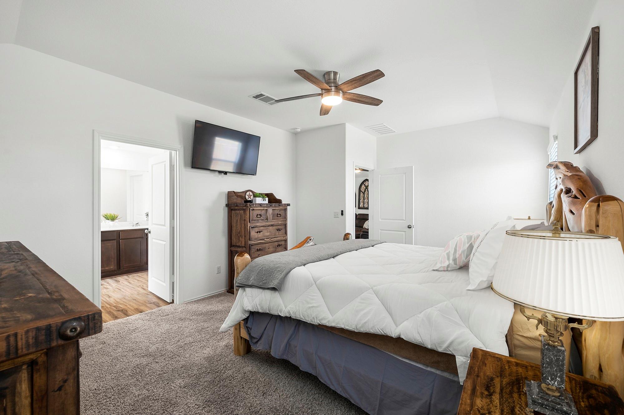 237 Escondido CIR