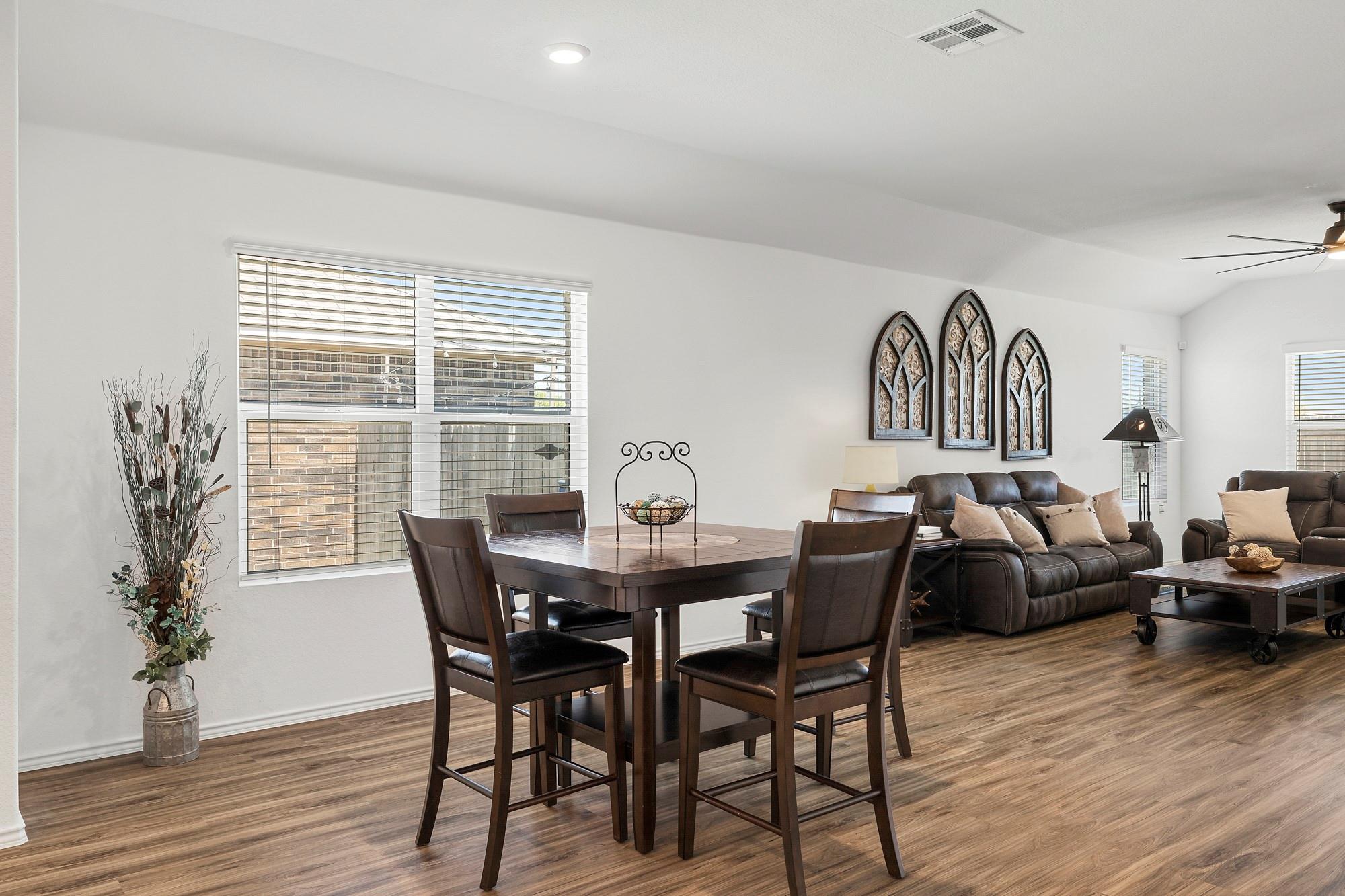 237 Escondido CIR