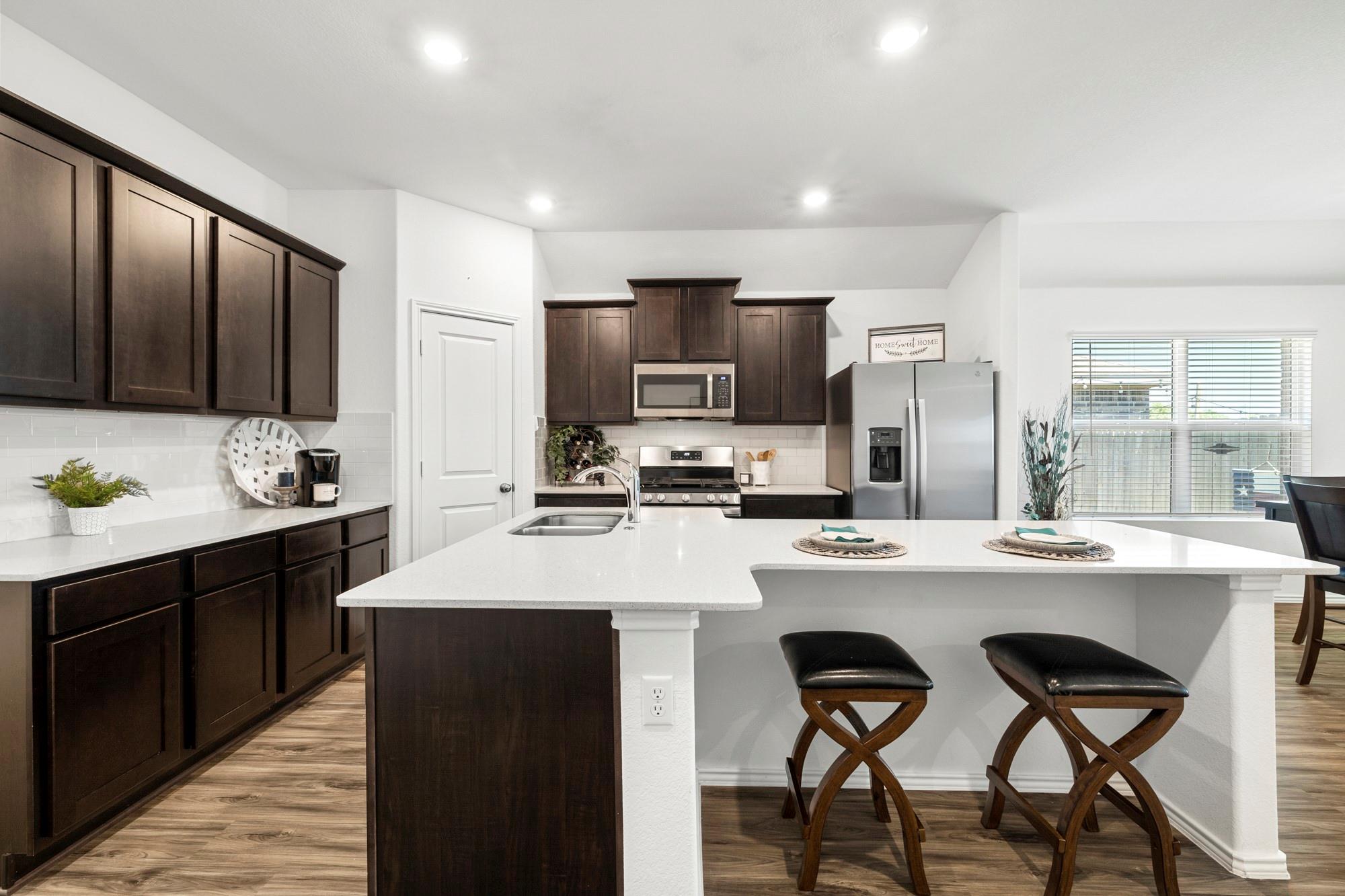 237 Escondido CIR