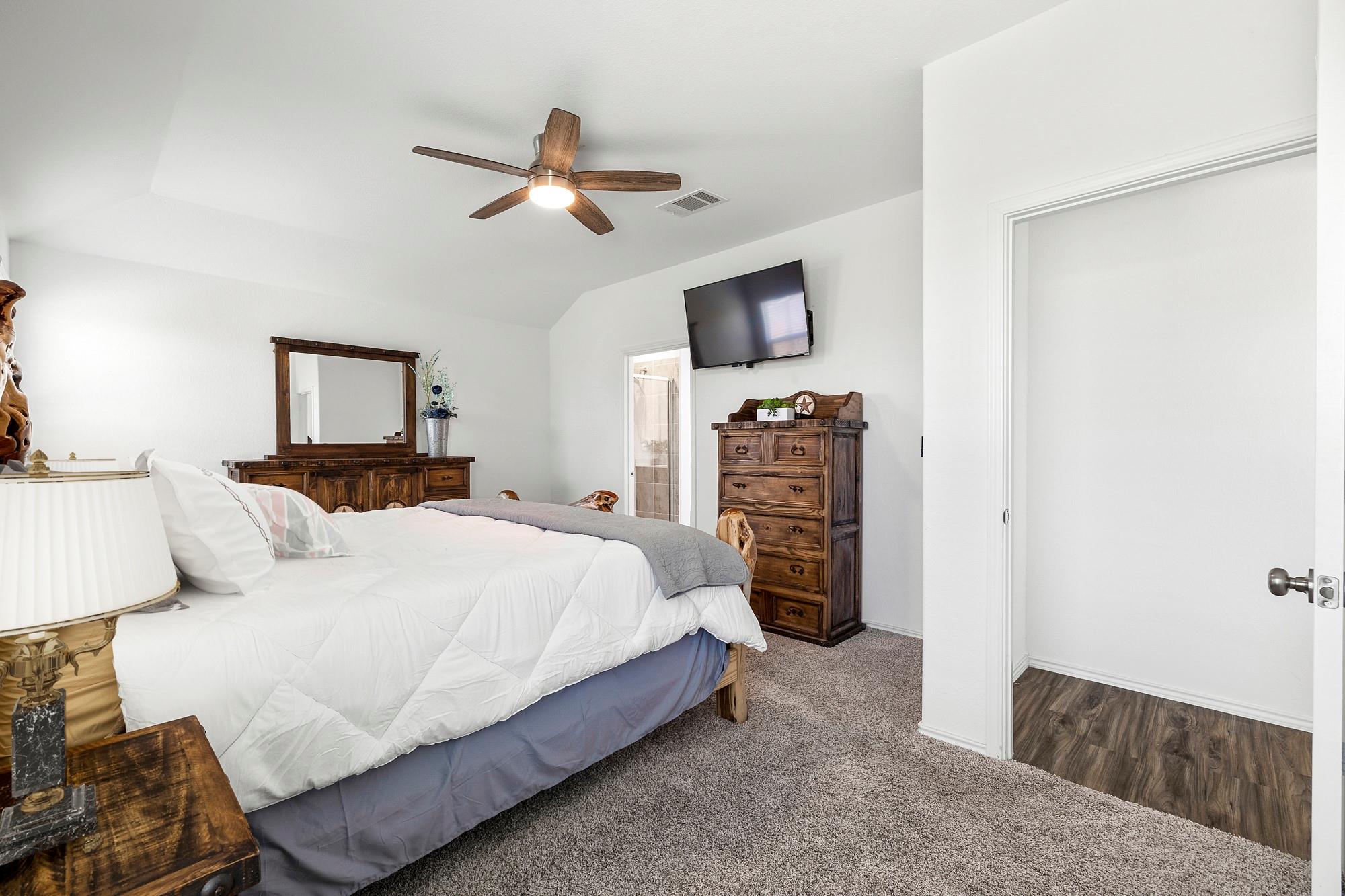237 Escondido CIR