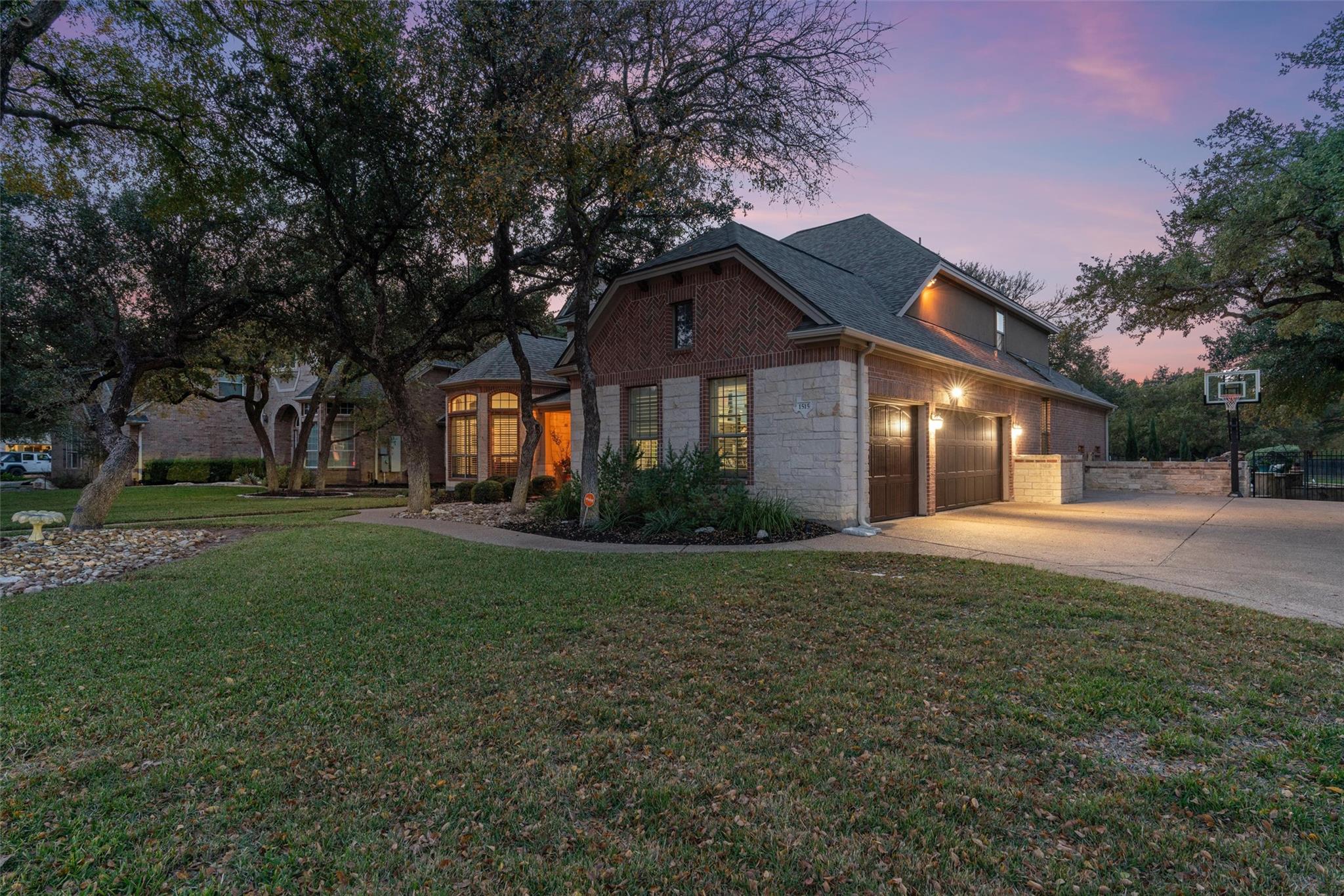 1515 Shinnecock Hills DR