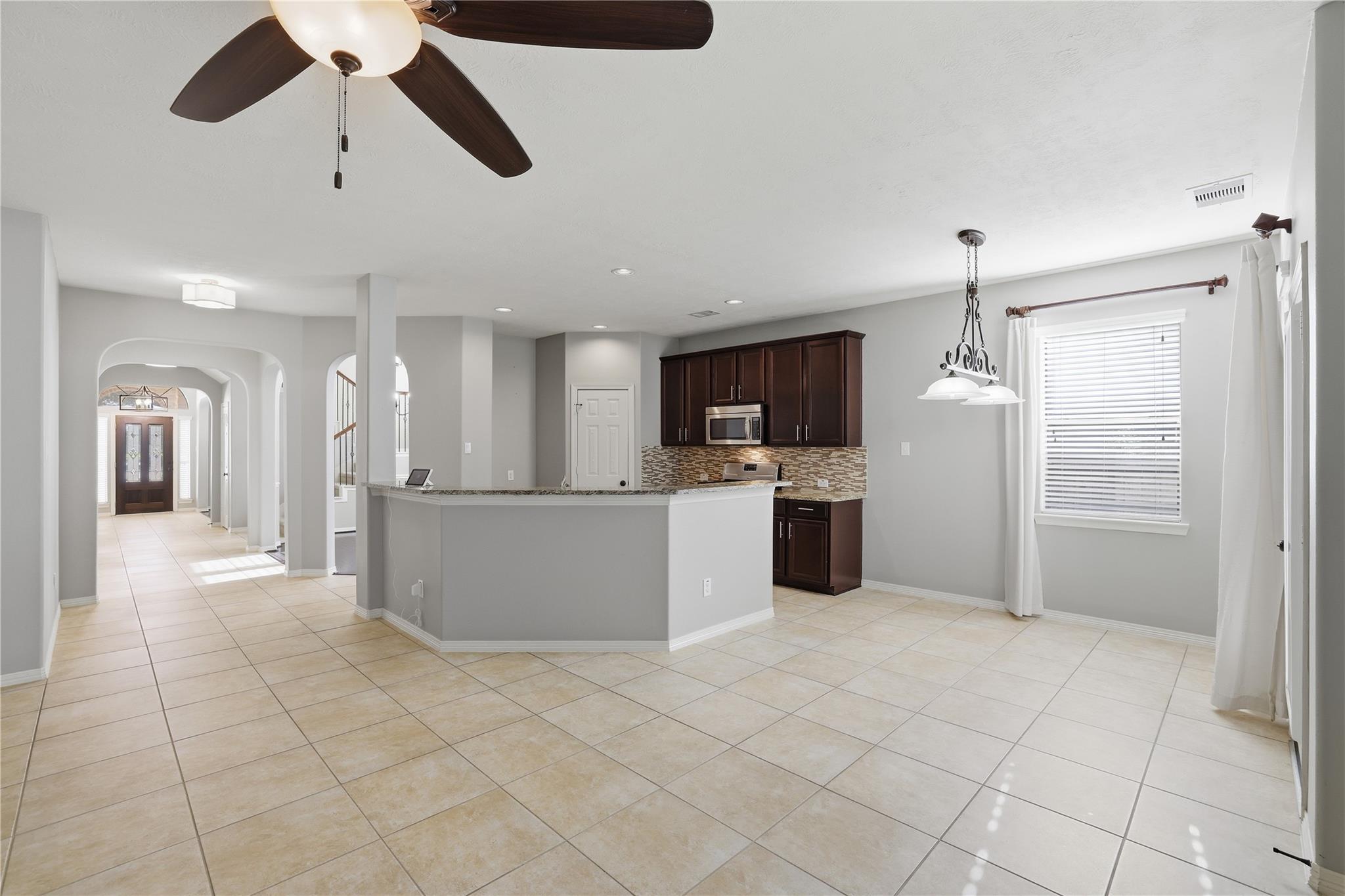 2412 Via Montesano