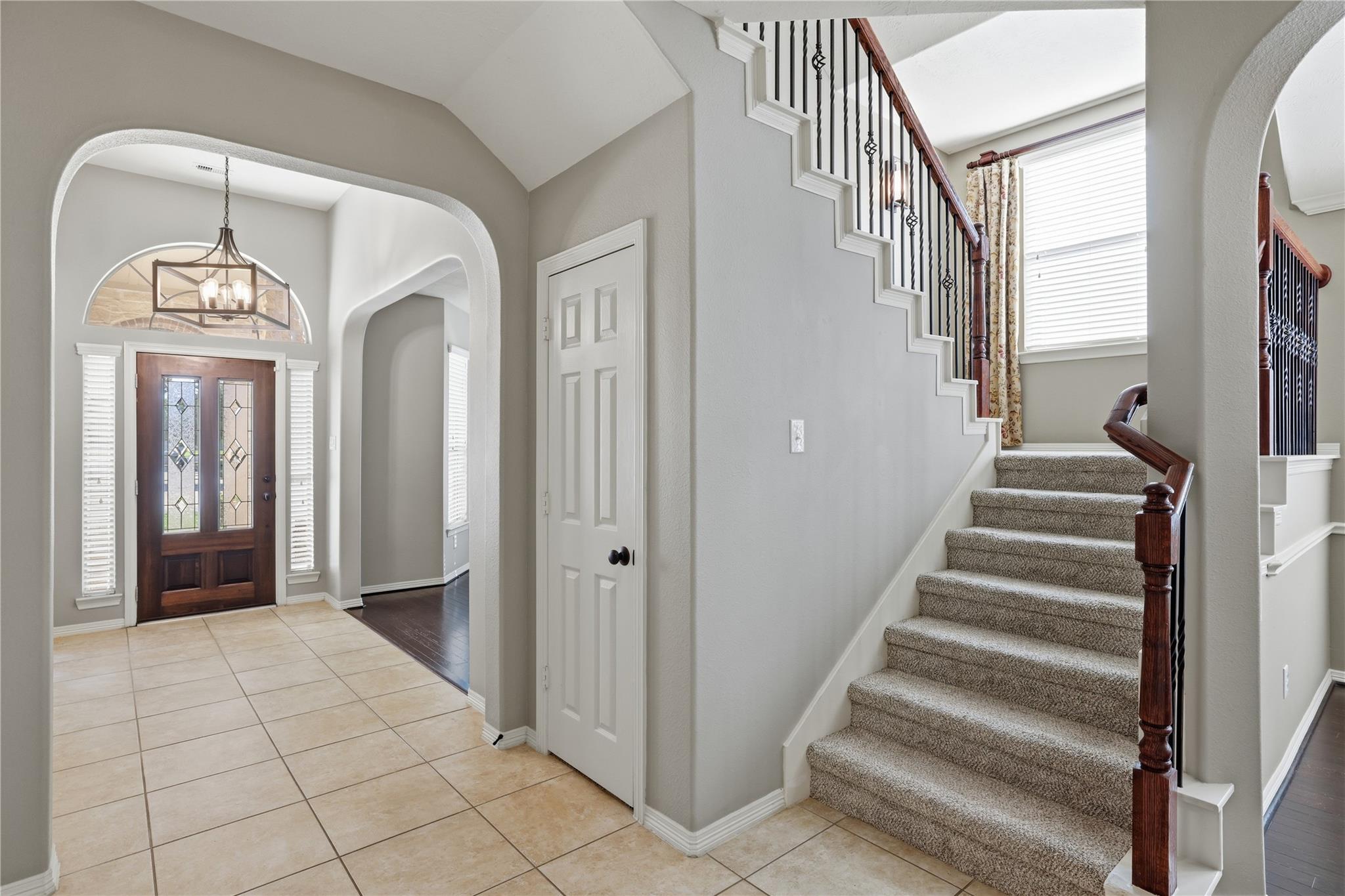 2412 Via Montesano