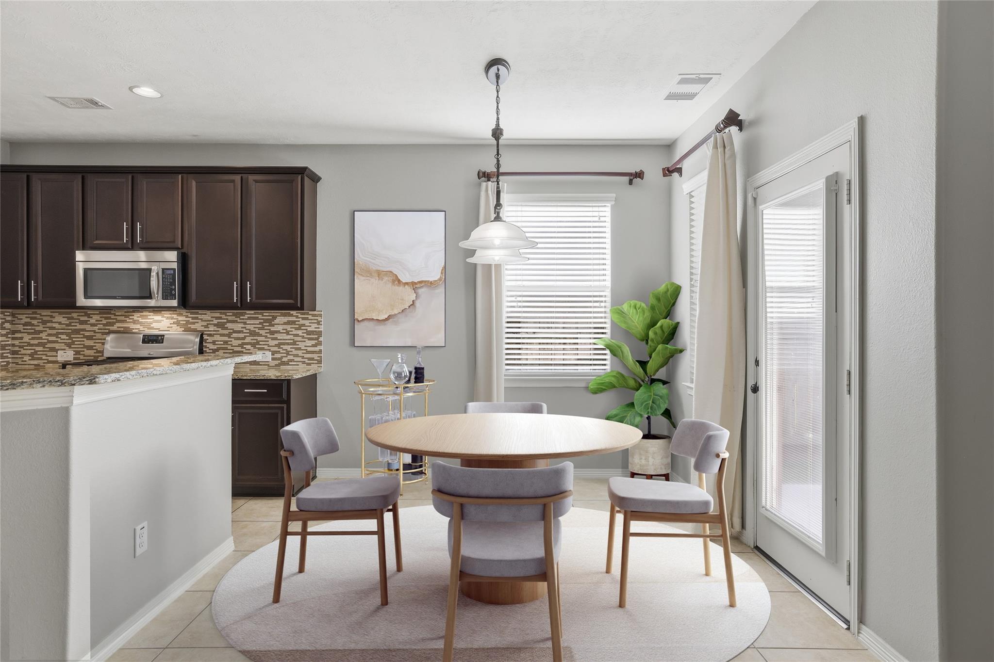 2412 Via Montesano