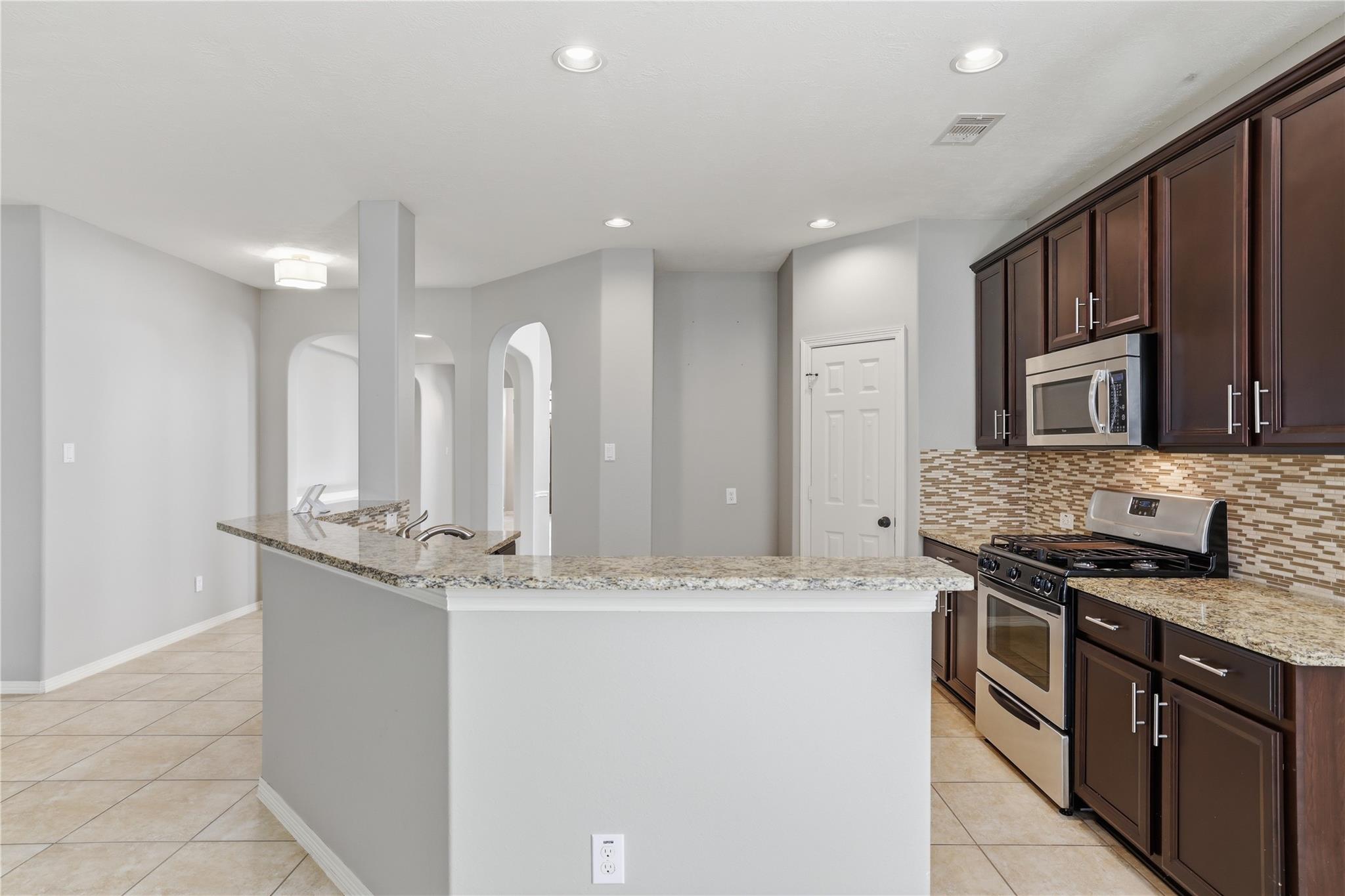 2412 Via Montesano