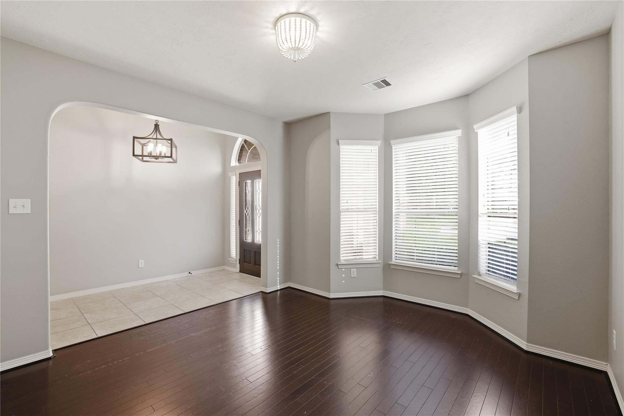 2412 Via Montesano