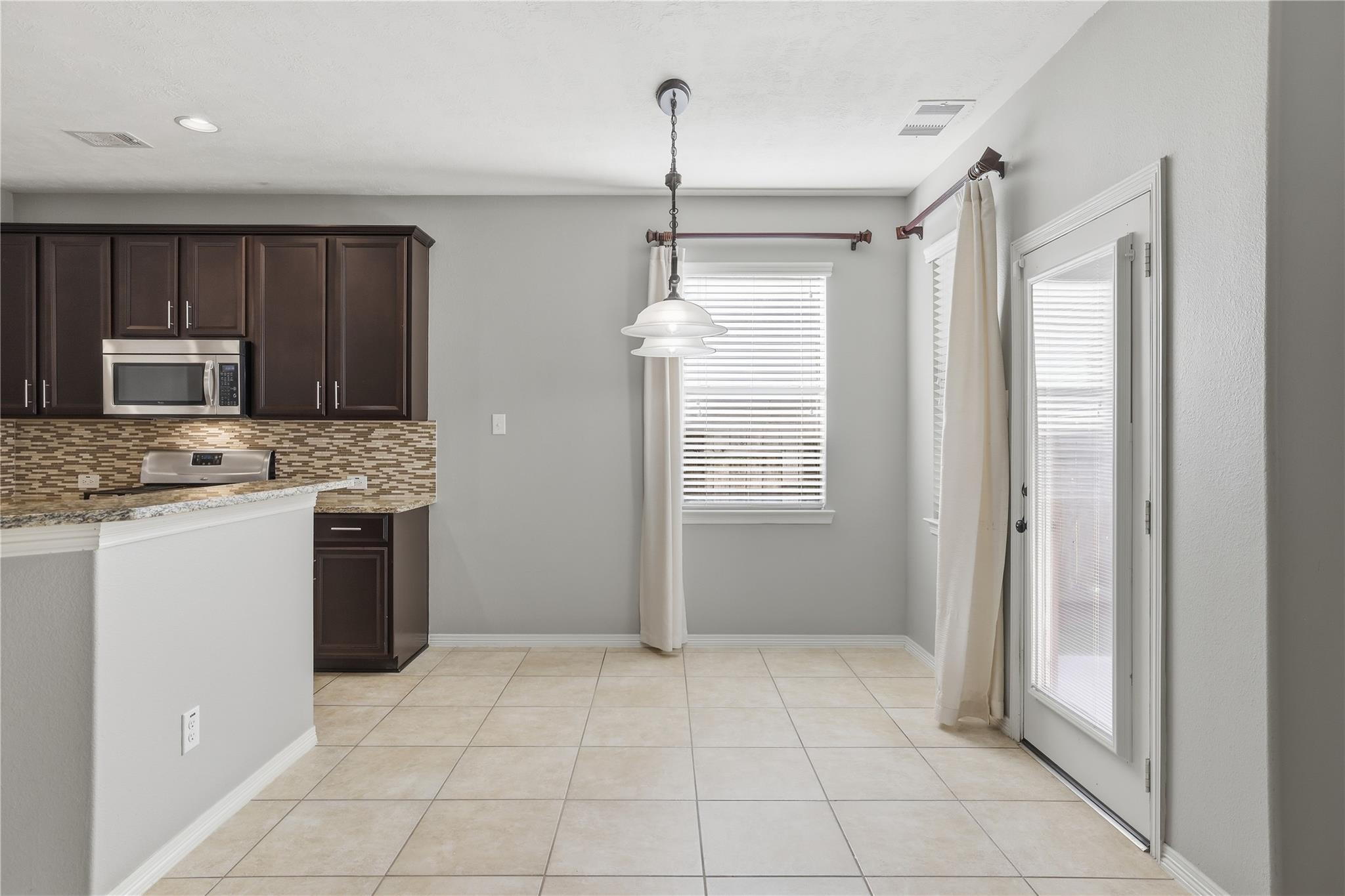 2412 Via Montesano