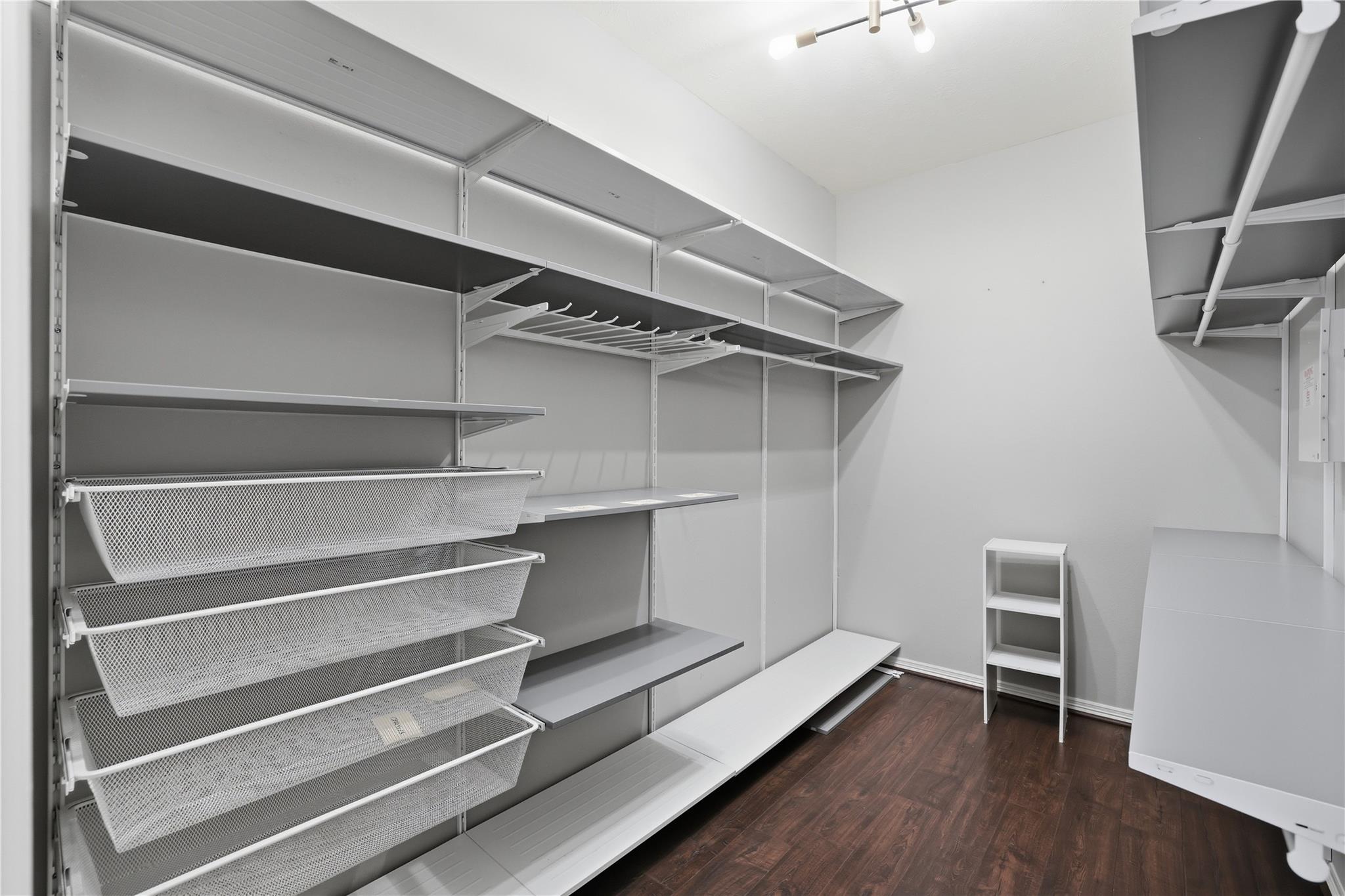 2412 Via Montesano