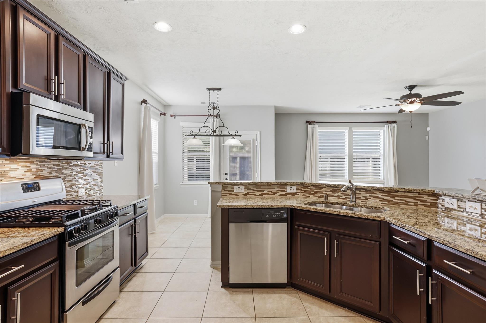 2412 Via Montesano