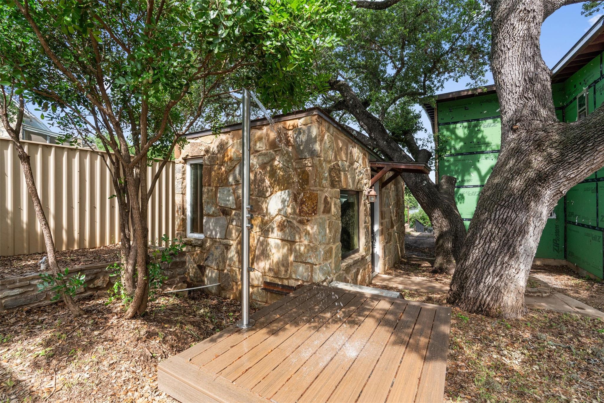 325 Eagle Rest LN