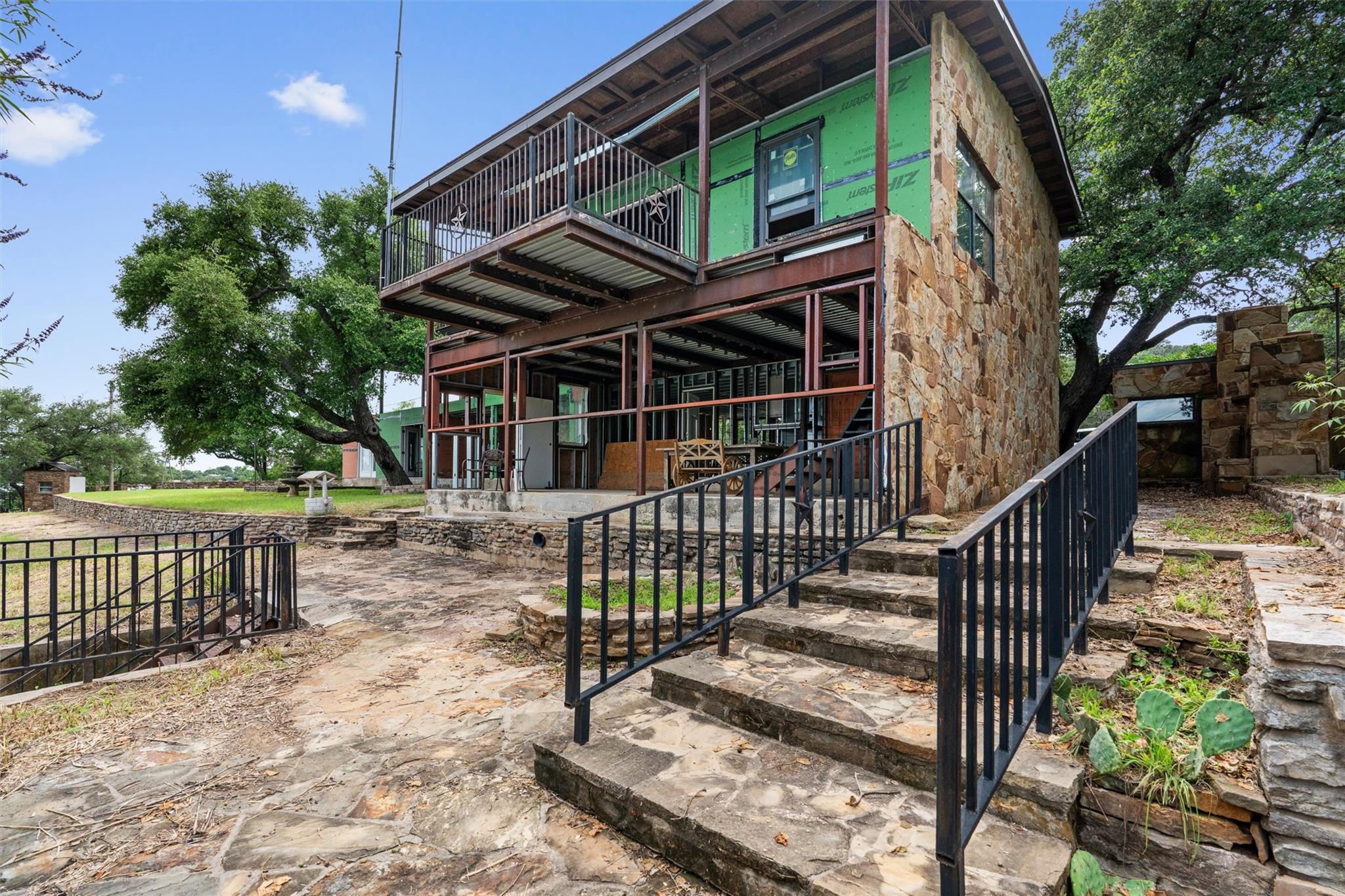 325 Eagle Rest LN