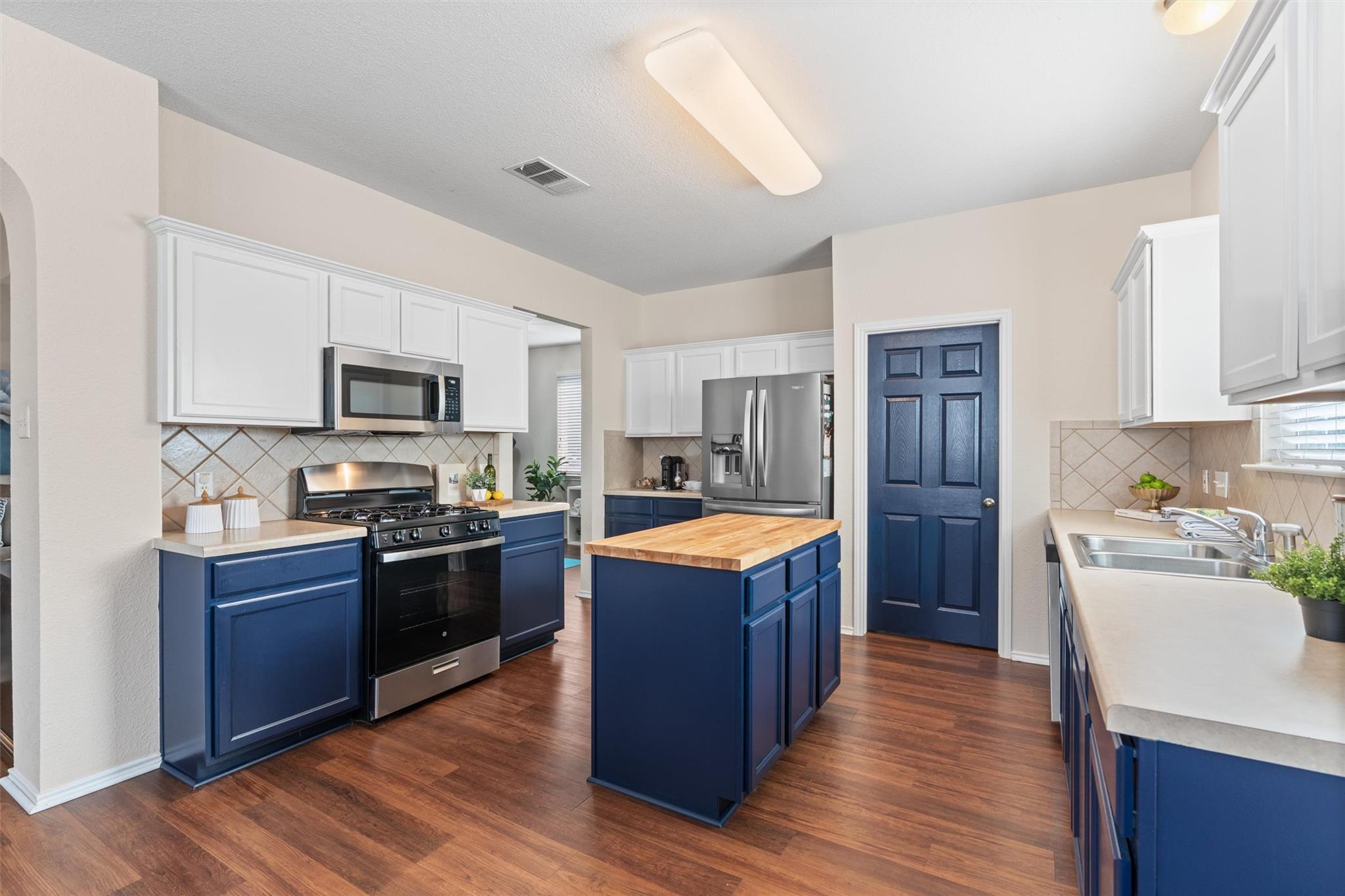 3404 Winding River TRL