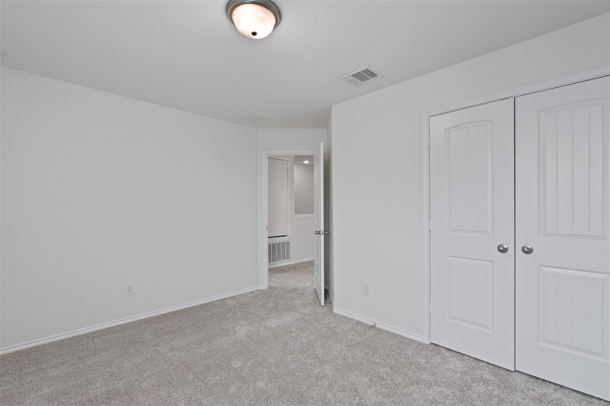 305 Los Cobos LN