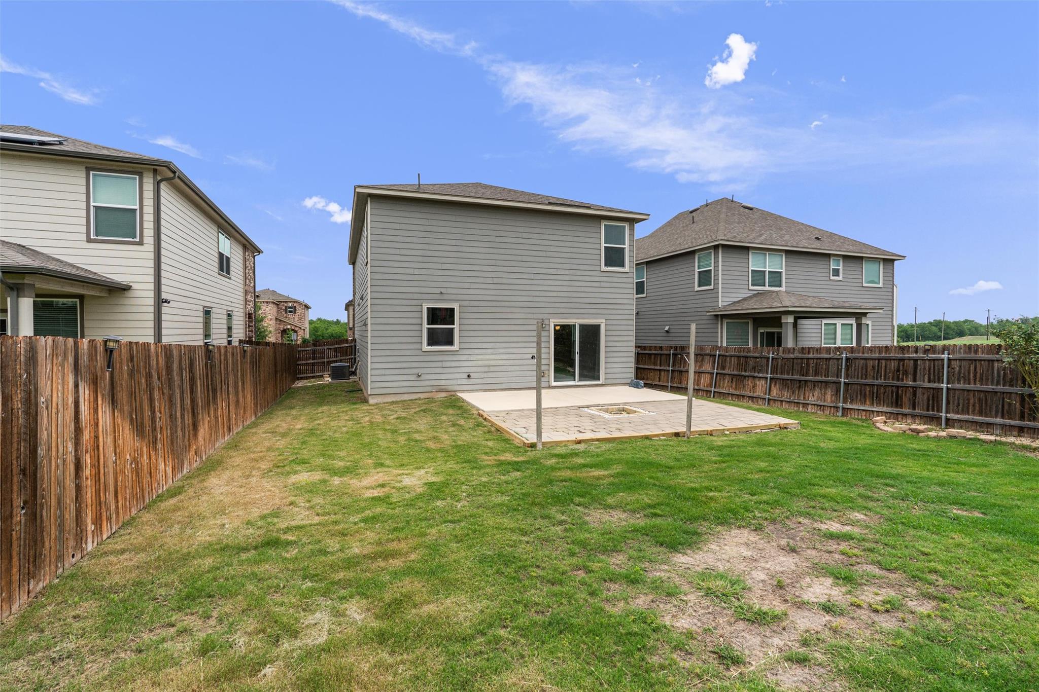 305 Los Cobos LN