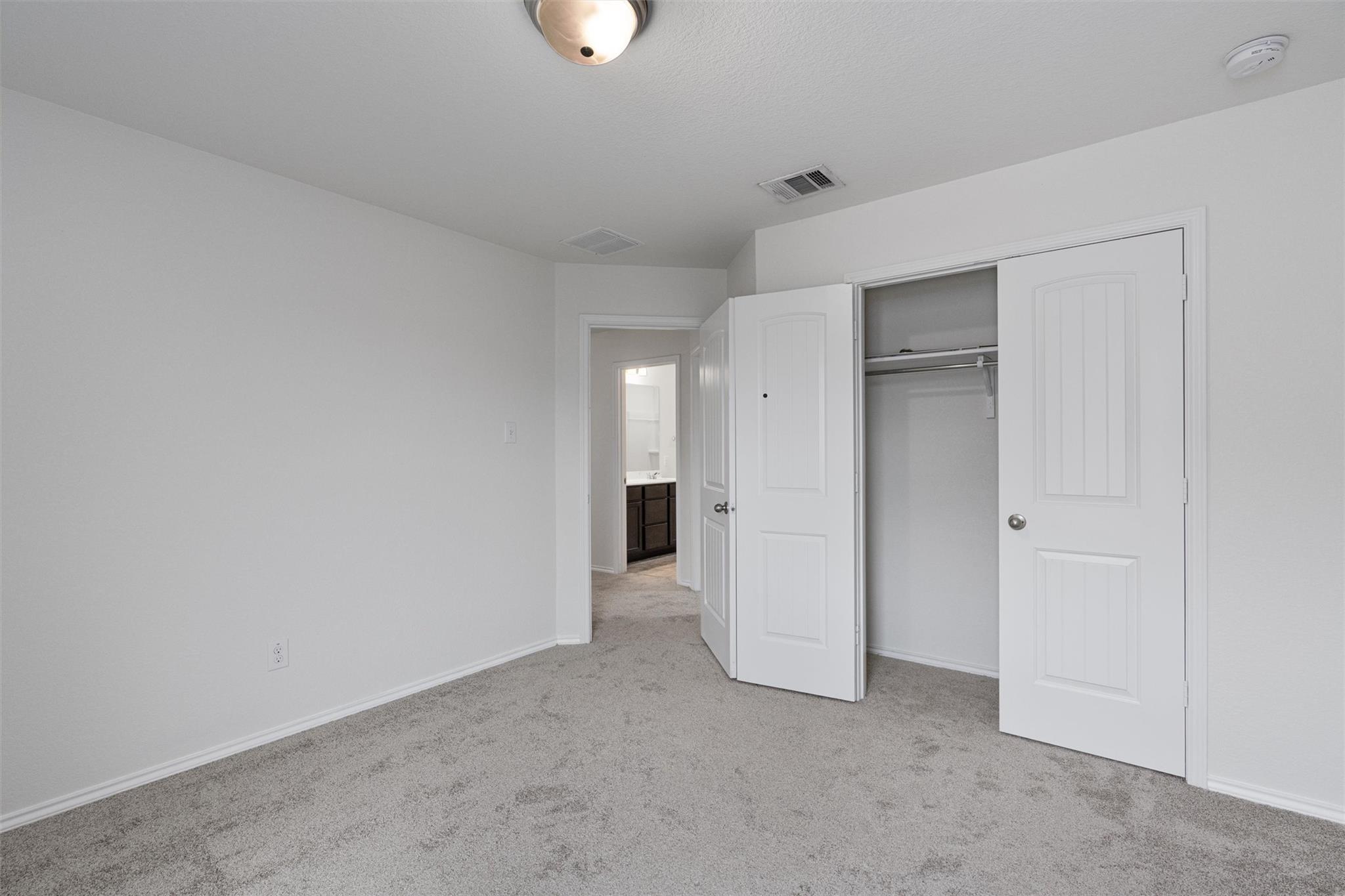 305 Los Cobos LN