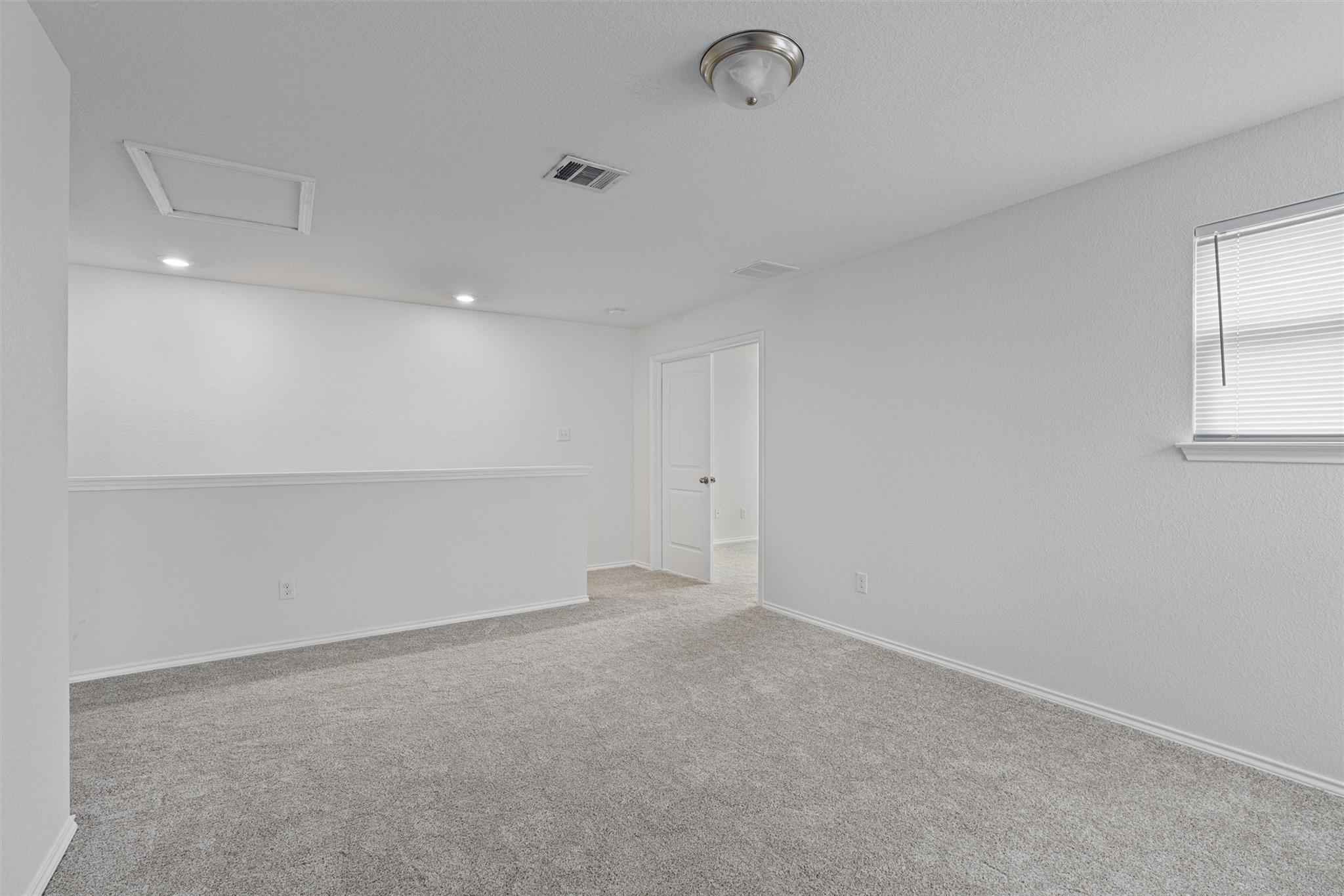 305 Los Cobos LN