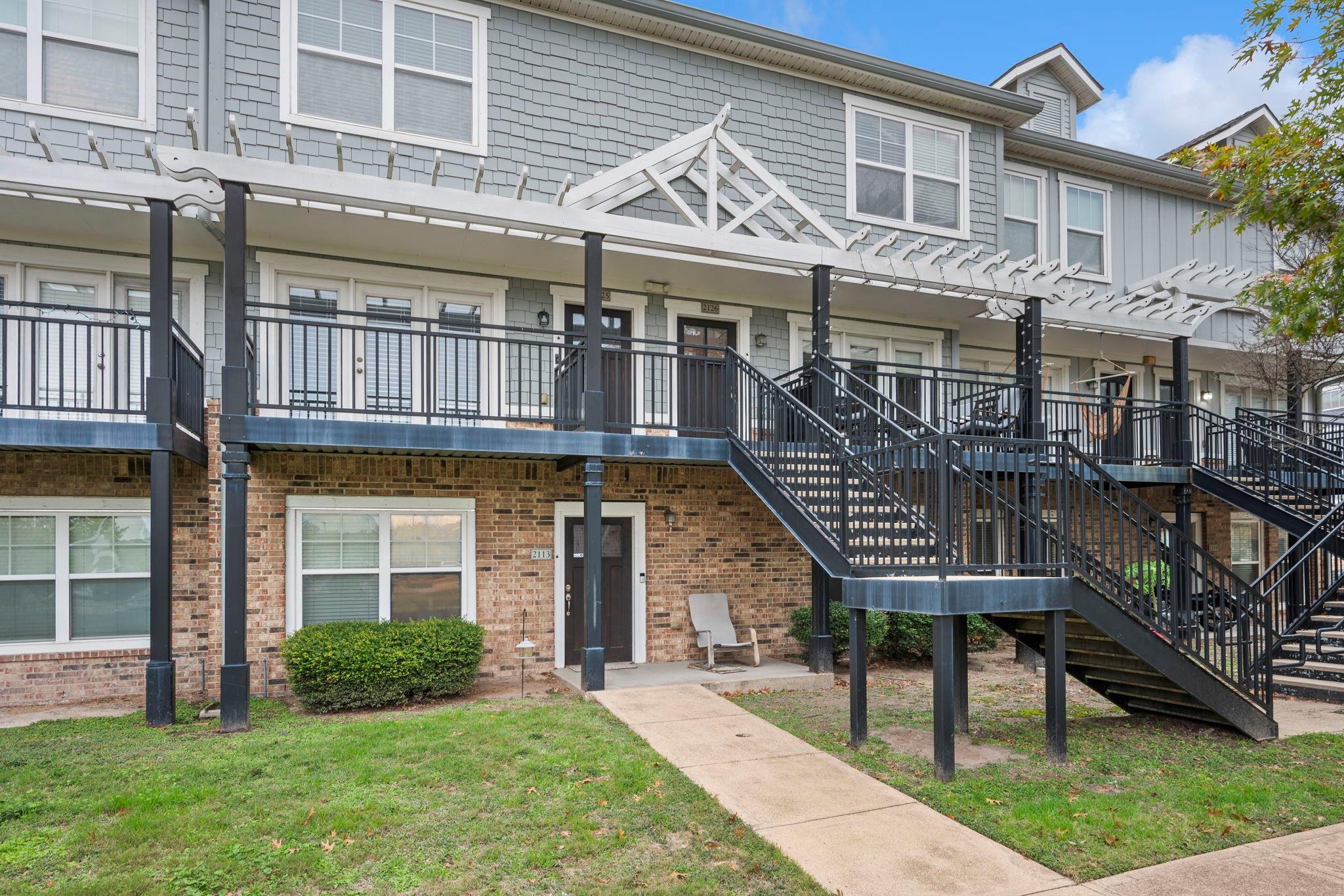 1725 Harvey Mitchell Parkway S # 2125