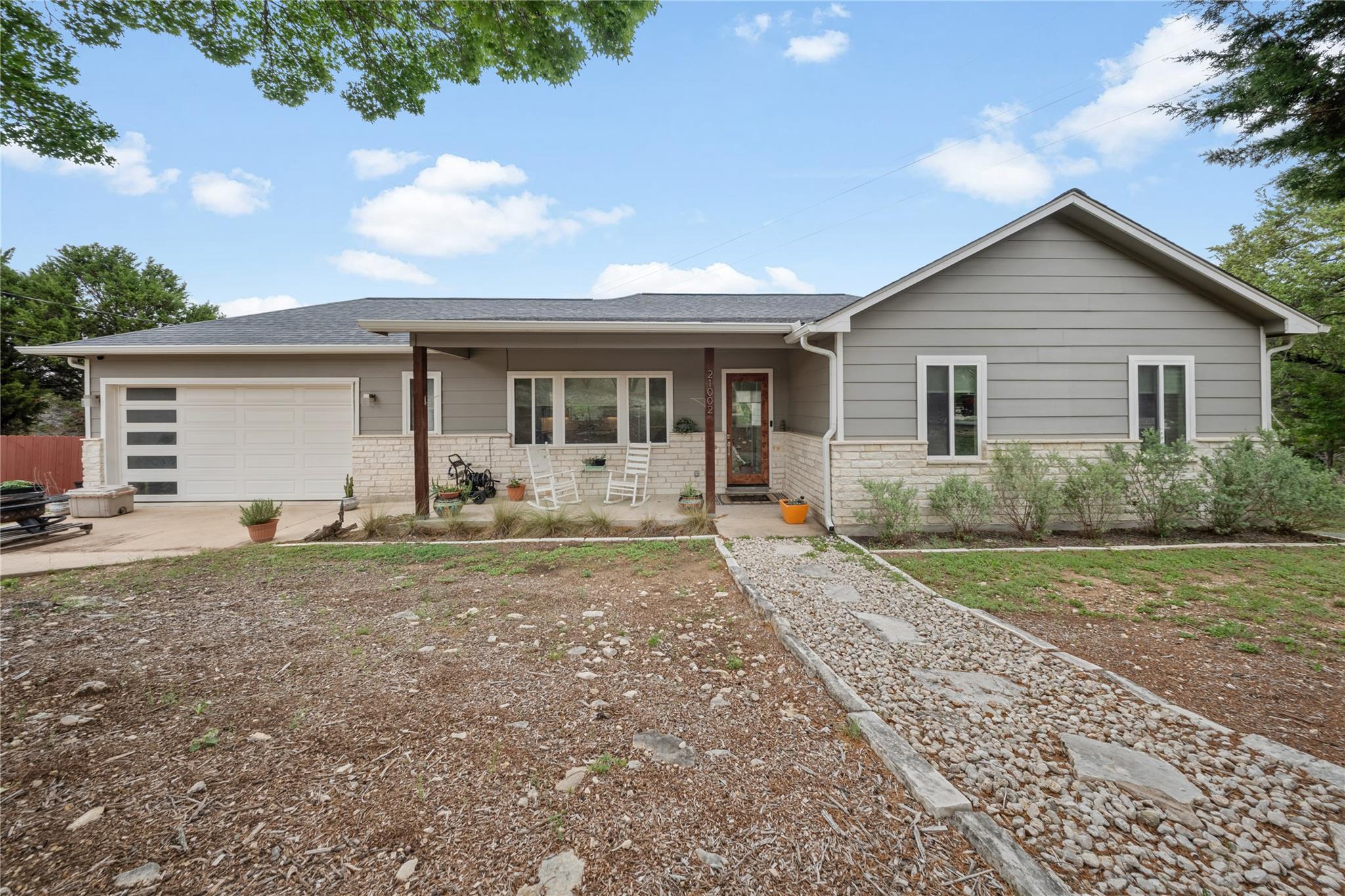 21002 Brewer LN