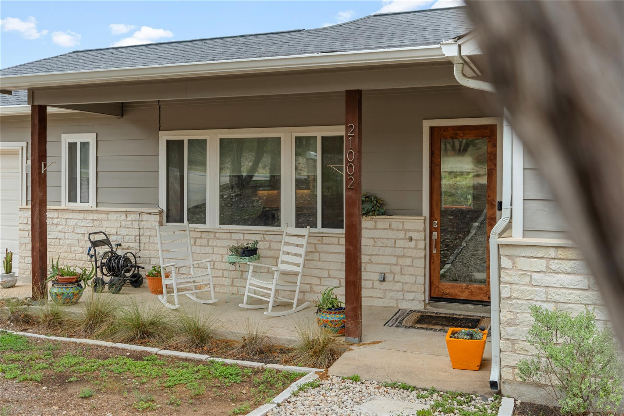 21002 Brewer LN
