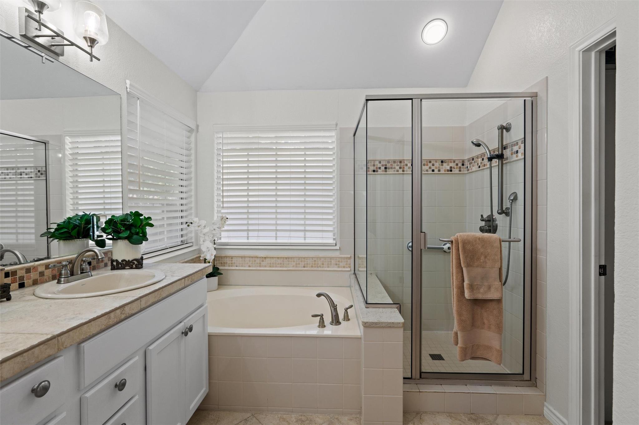 1202 Woodhollow CV