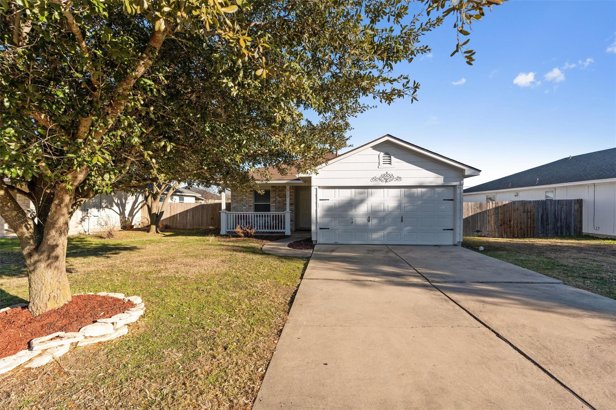 512 Mitchell DR
