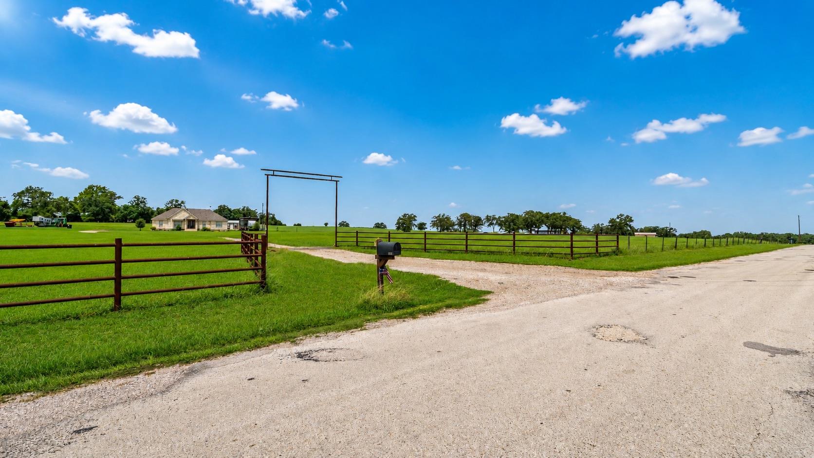 1606 County Road 216