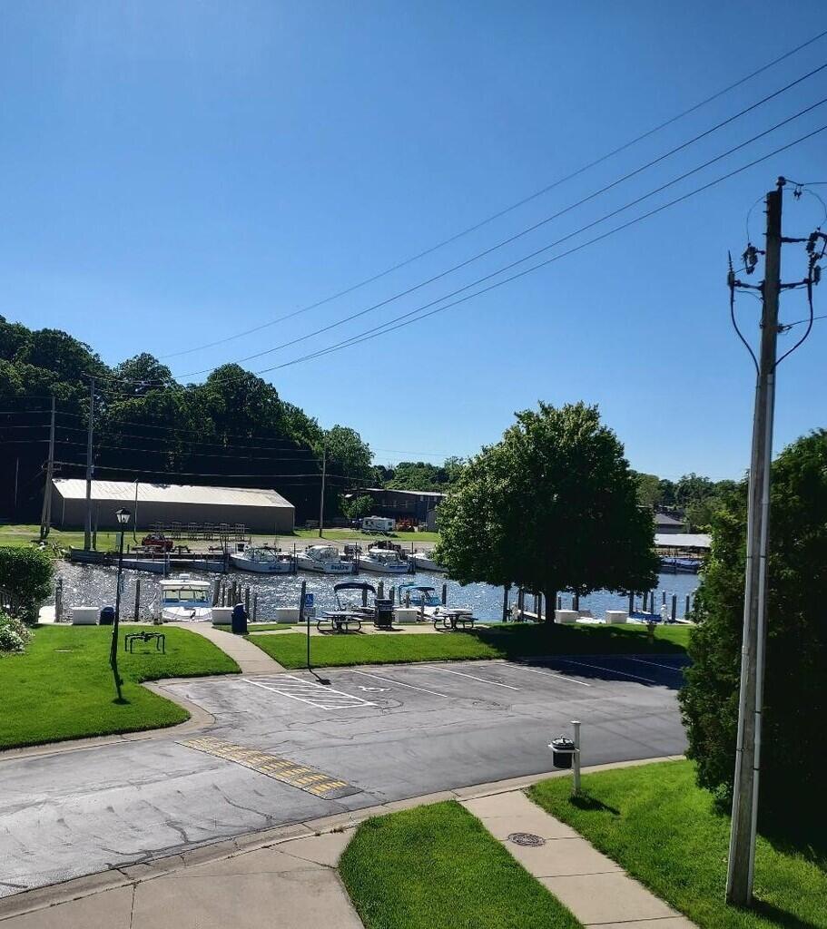 401 Anchors Way, St. Joseph