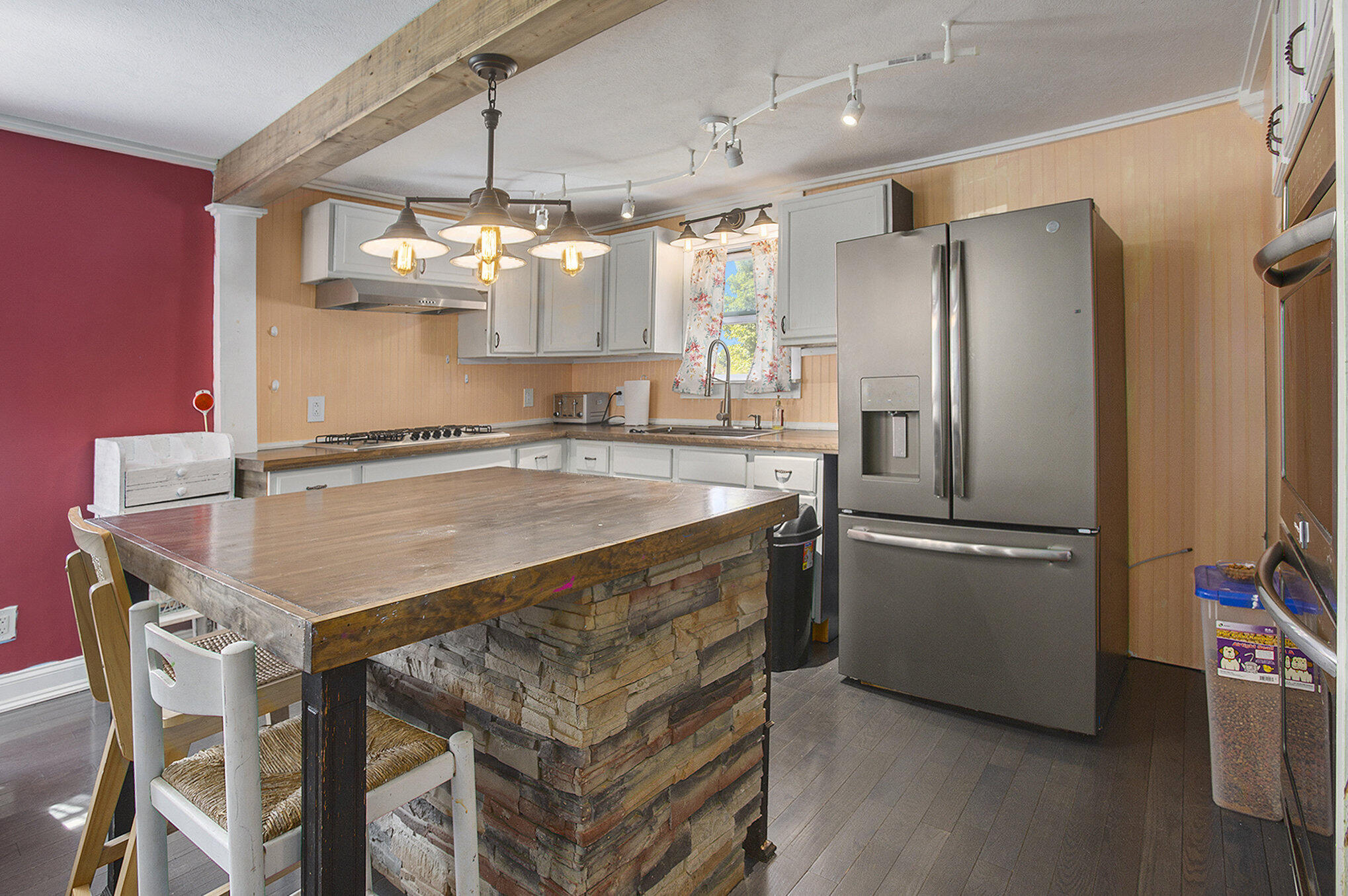 216 N Fremont Road