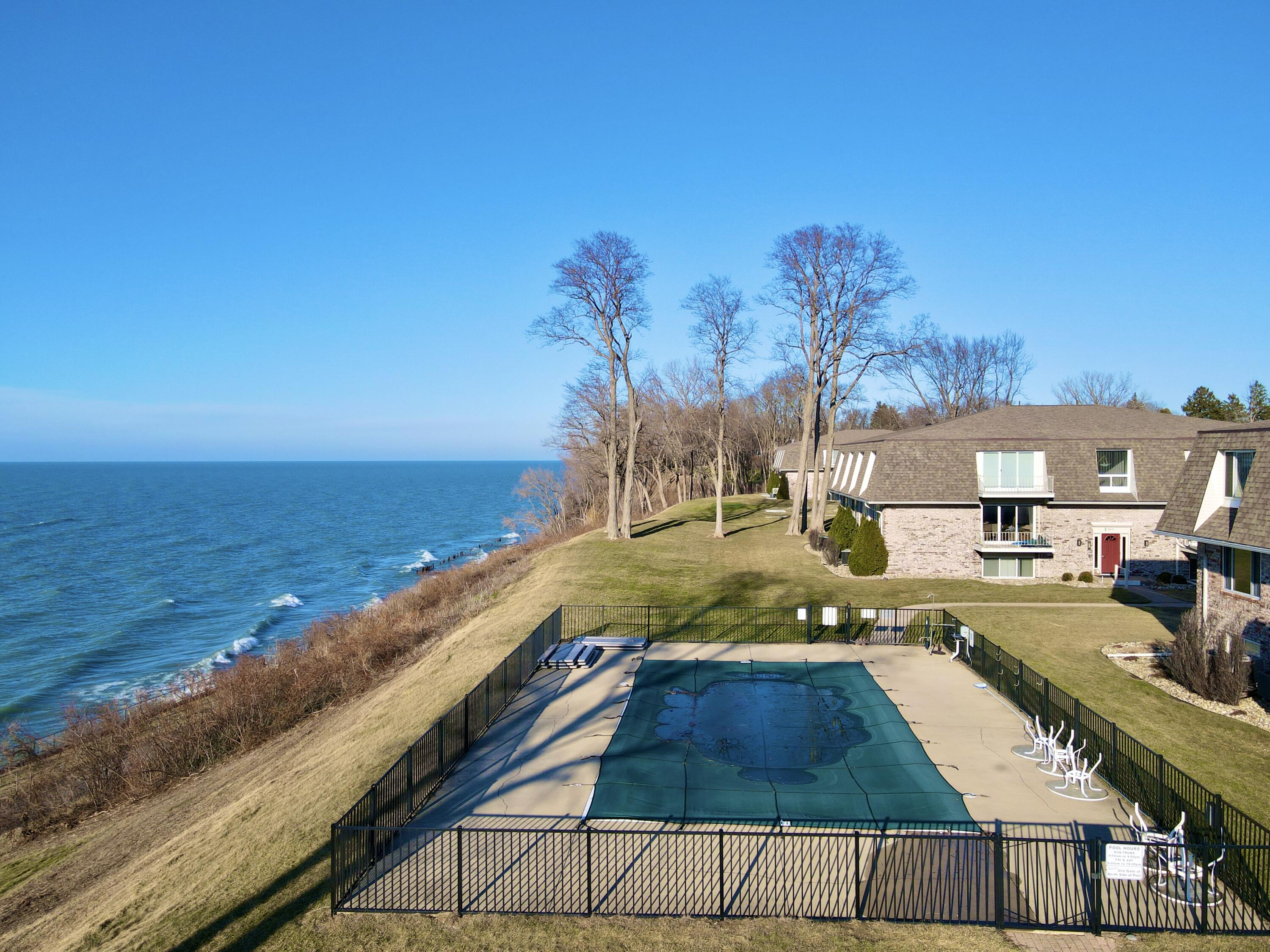 3626 Lakeshore Dr K9 9, St. Joseph Unit: 9