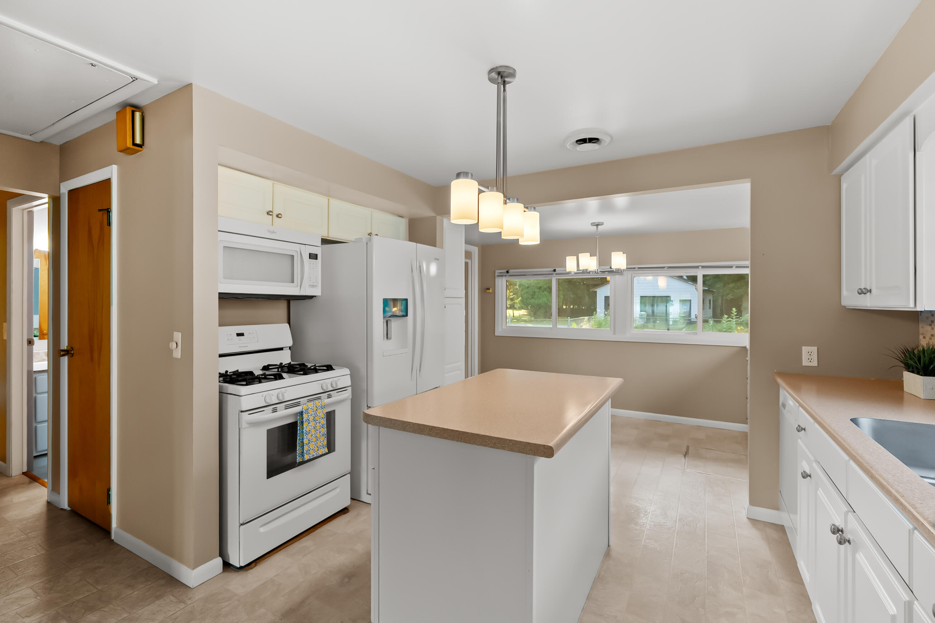 10494 Tomkinson Drive