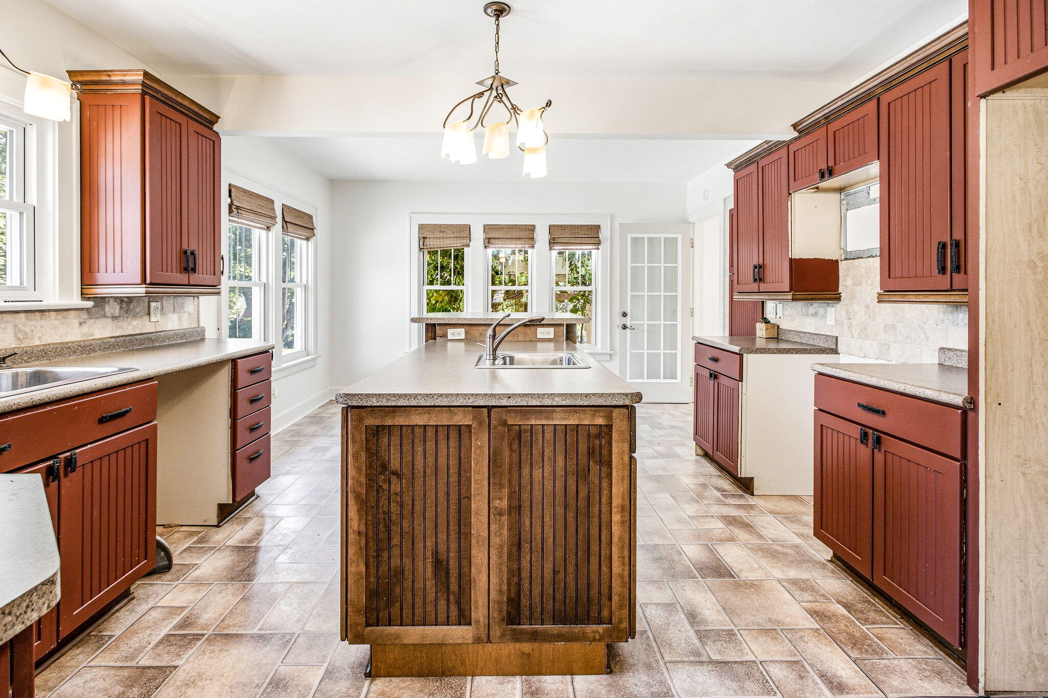 2501 Lakeview Avenue, St. Joseph