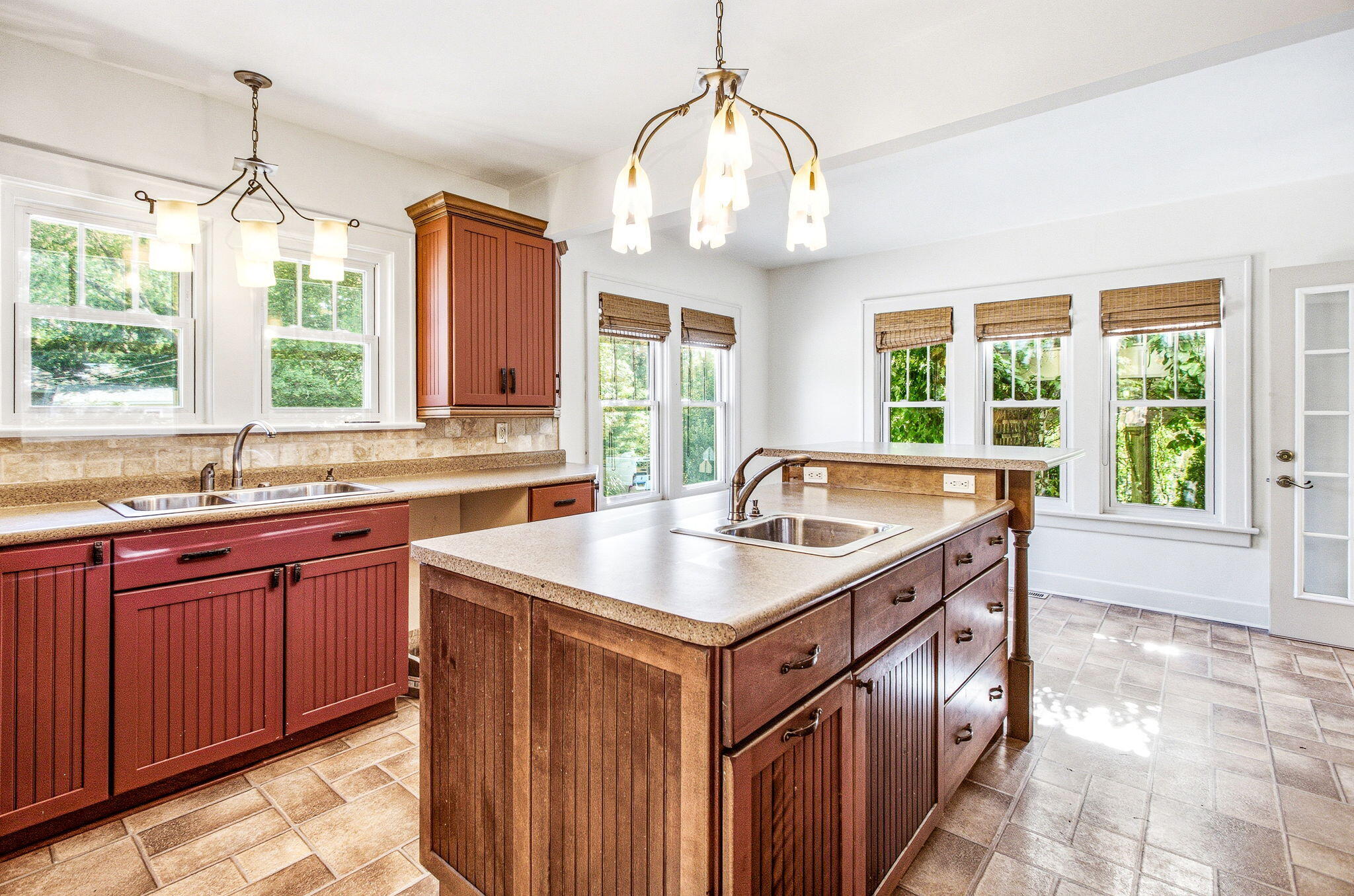 2501 Lakeview Avenue, St. Joseph