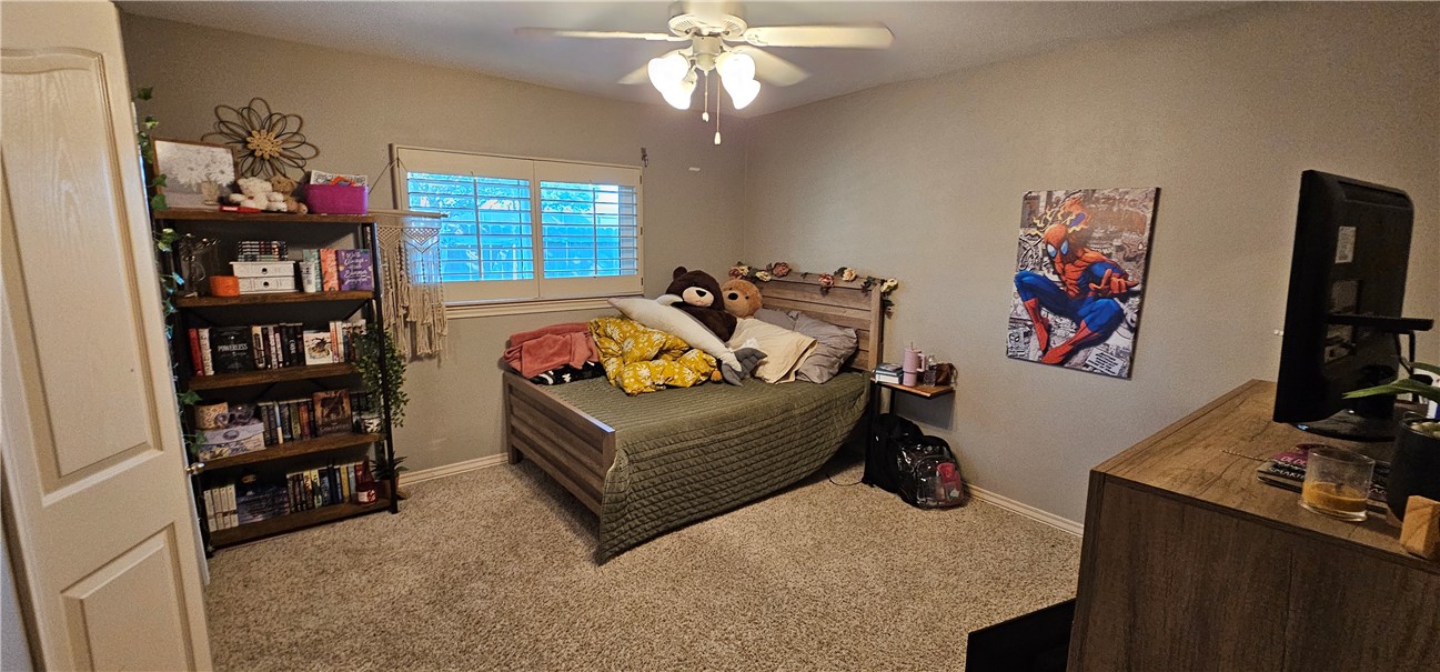 6822 Vineyard Dr