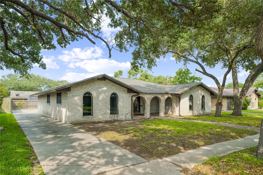 4305 Biltmore Dr