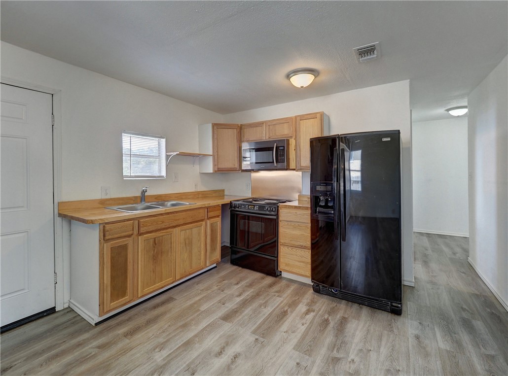 3745 LYNDA LEE Dr