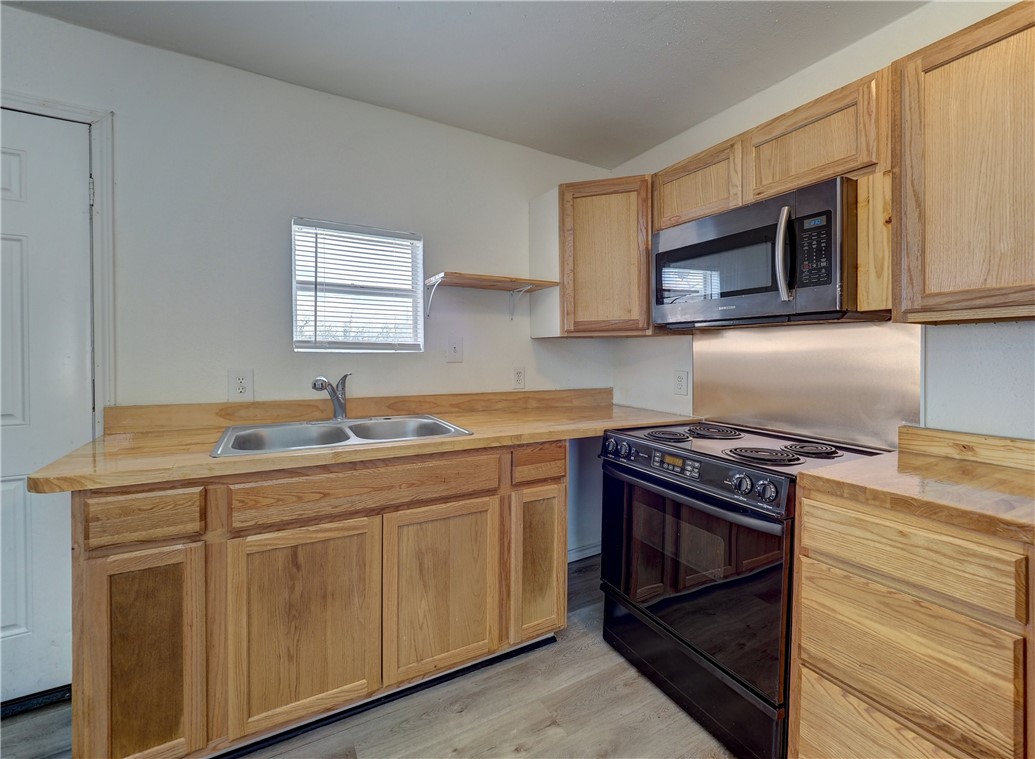 3745 LYNDA LEE Dr