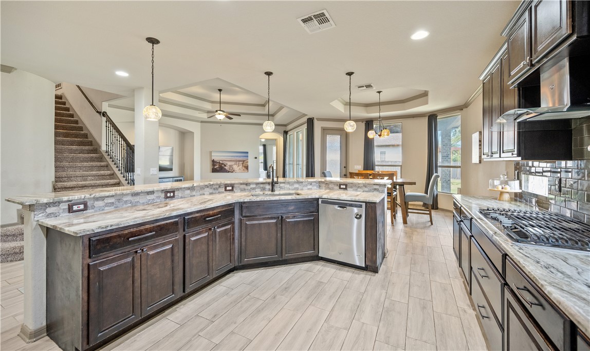 3102 N Oso Pkwy