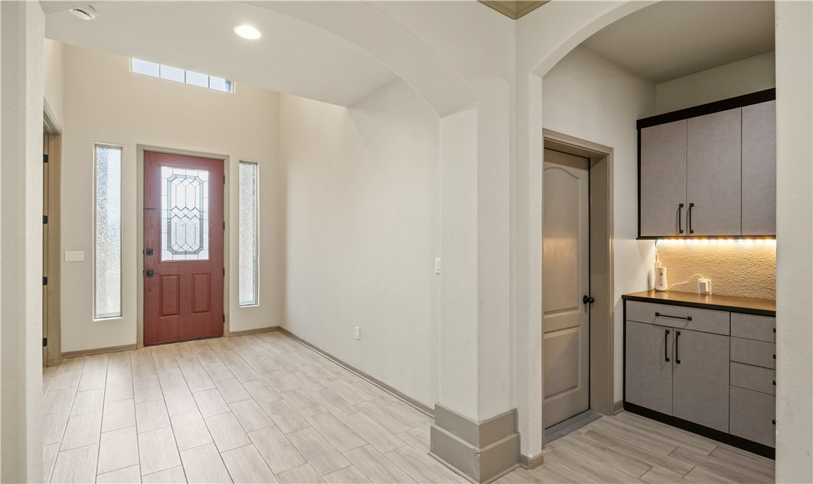 3102 N Oso Pkwy