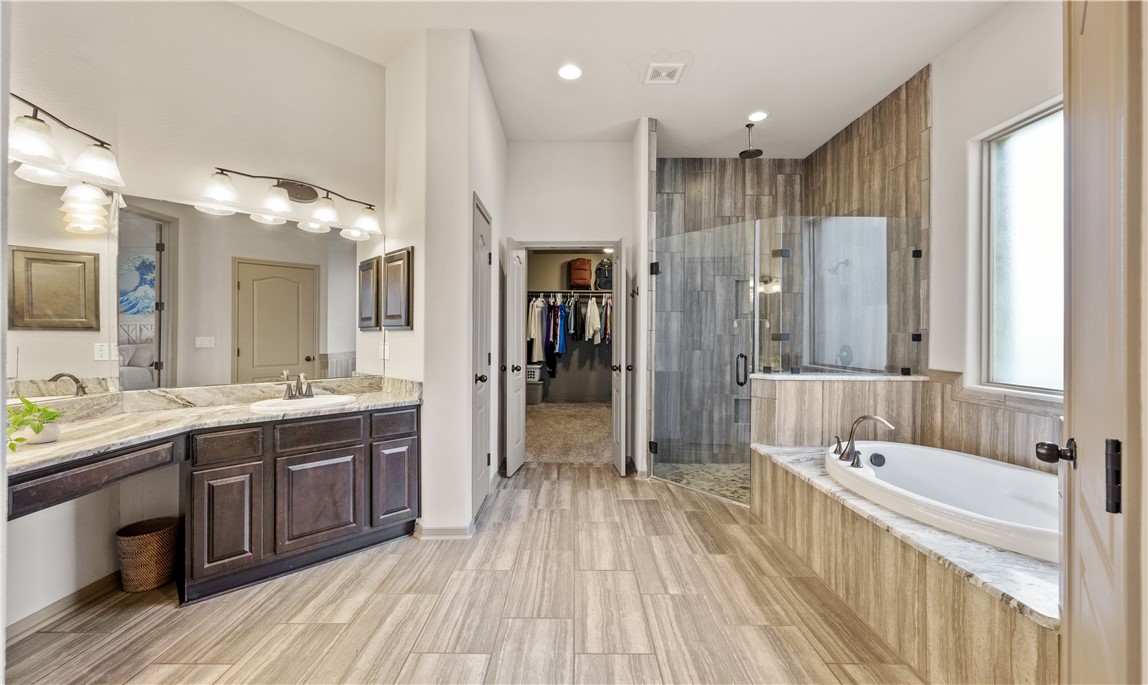 3102 N Oso Pkwy