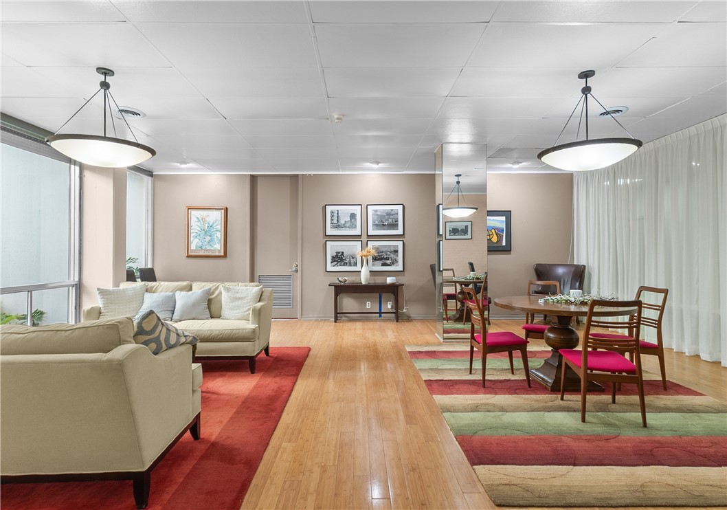 4600 Ocean Dr 1002