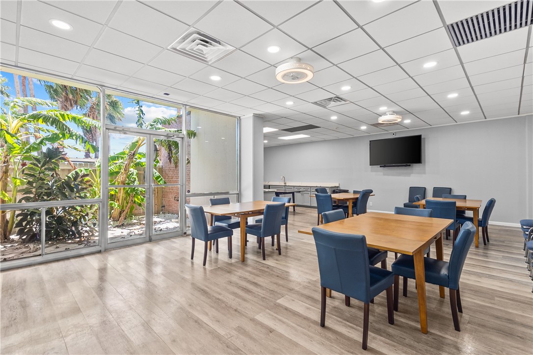 4600 Ocean Dr 1002