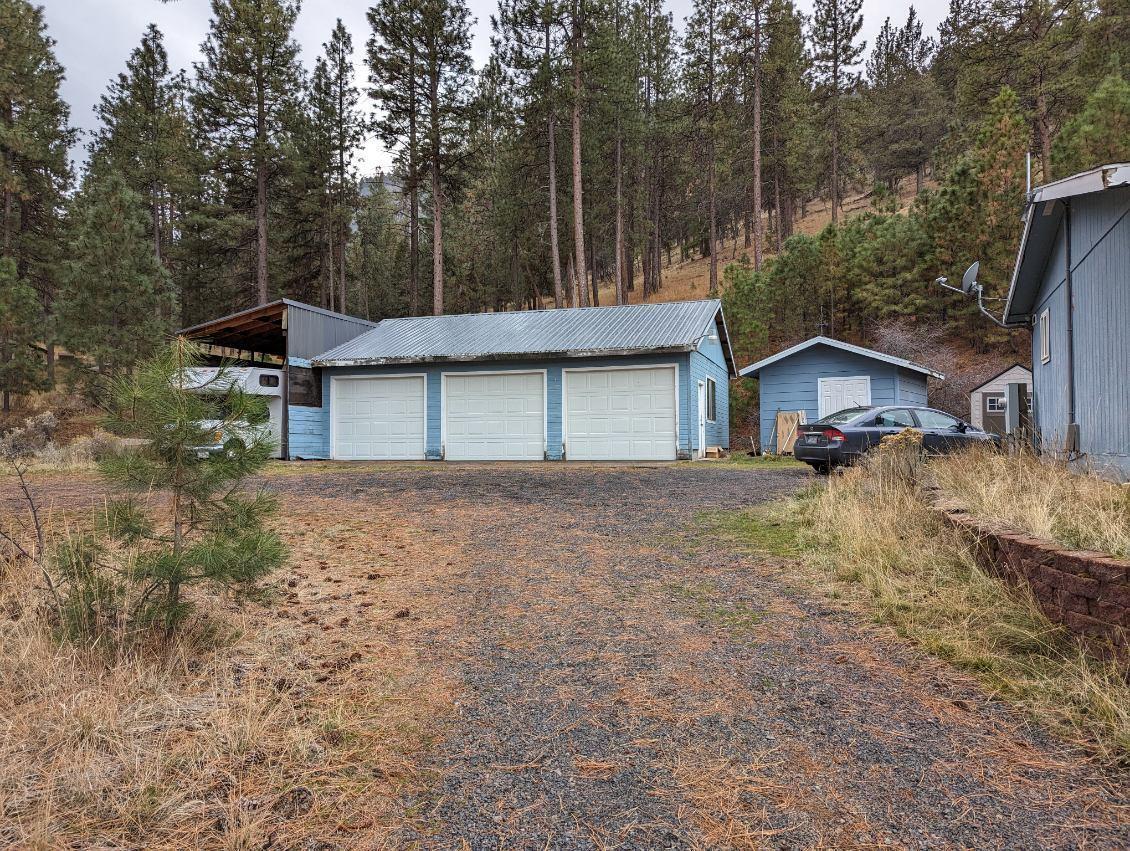 12106 Overland Drive