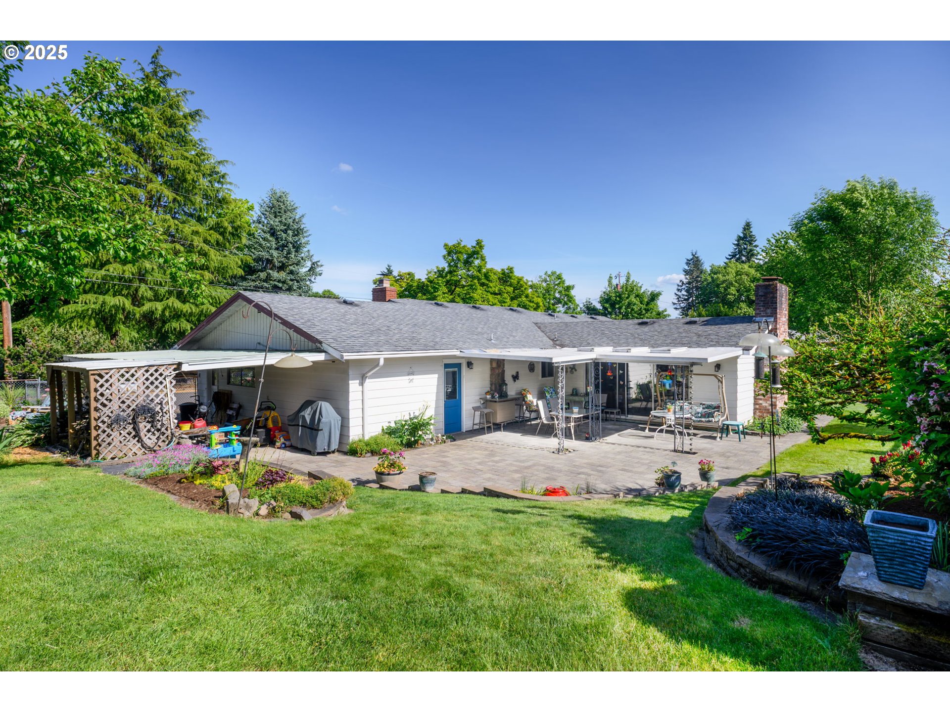 4000 NE 44th AVE